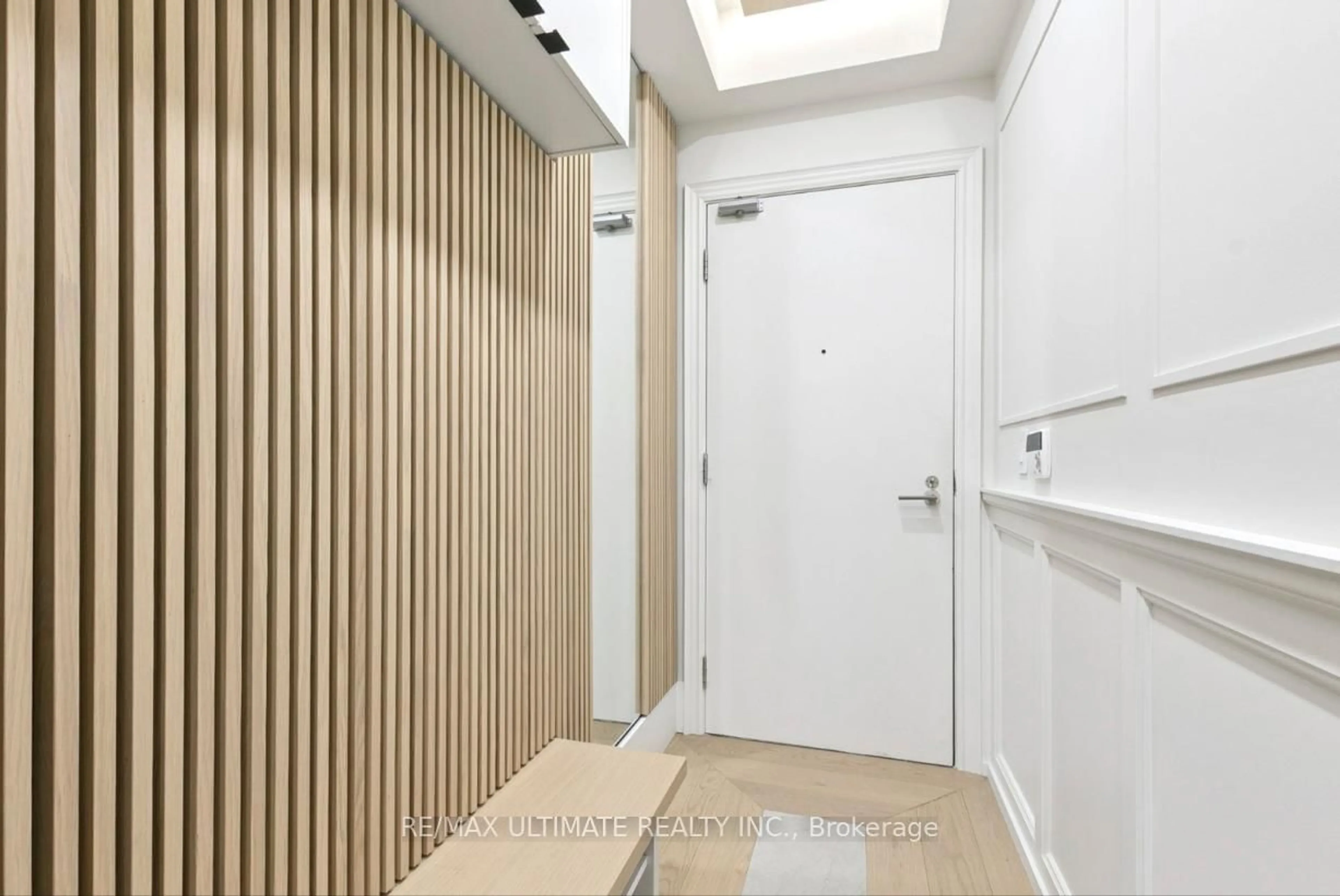 Indoor foyer for 15 James Finlay Way #730, Toronto Ontario M3M 0B3