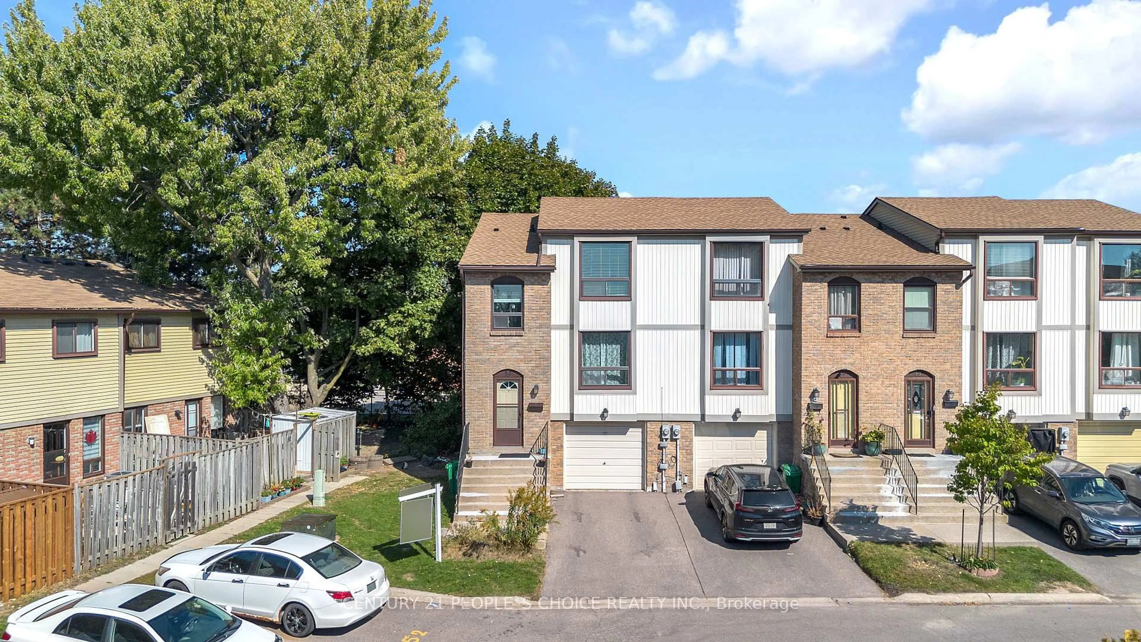 A pic from outside/outdoor area/front of a property/back of a property/a pic from drone, street for 51 Mcmullen Cres, Brampton Ontario L6S 3M2
