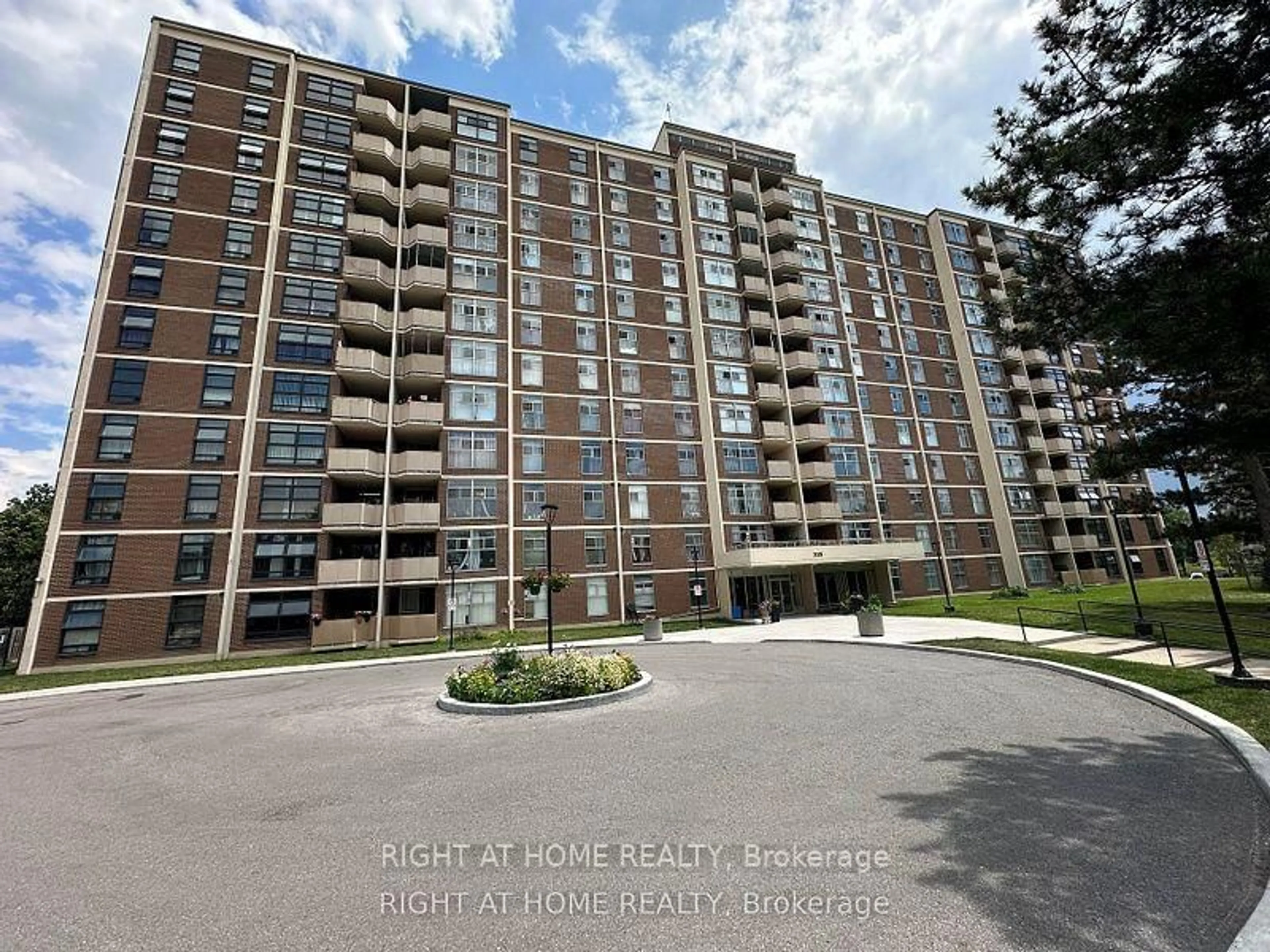 A pic from outside/outdoor area/front of a property/back of a property/a pic from drone, street for 335 Driftwood Ave #211, Toronto Ontario M3N 2P3