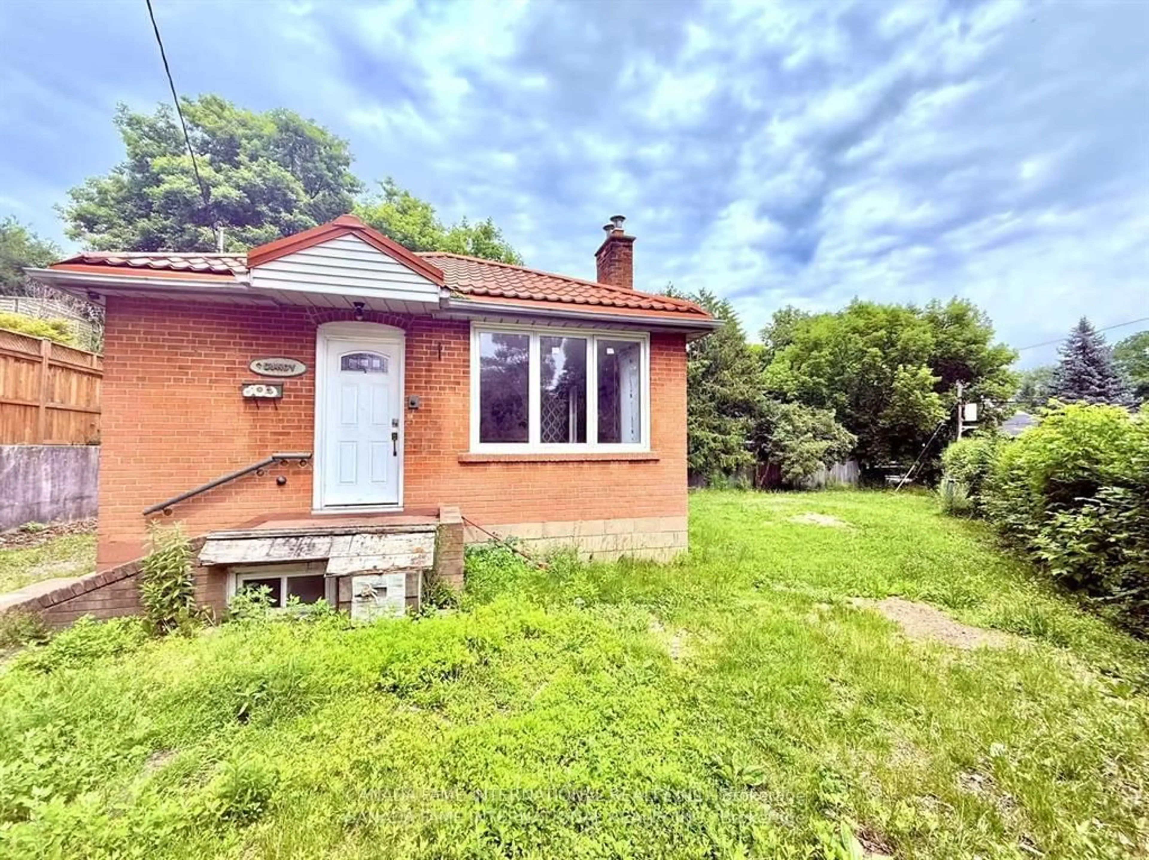 Shed for 1 Lundy Ave, Toronto Ontario M6S 4S8