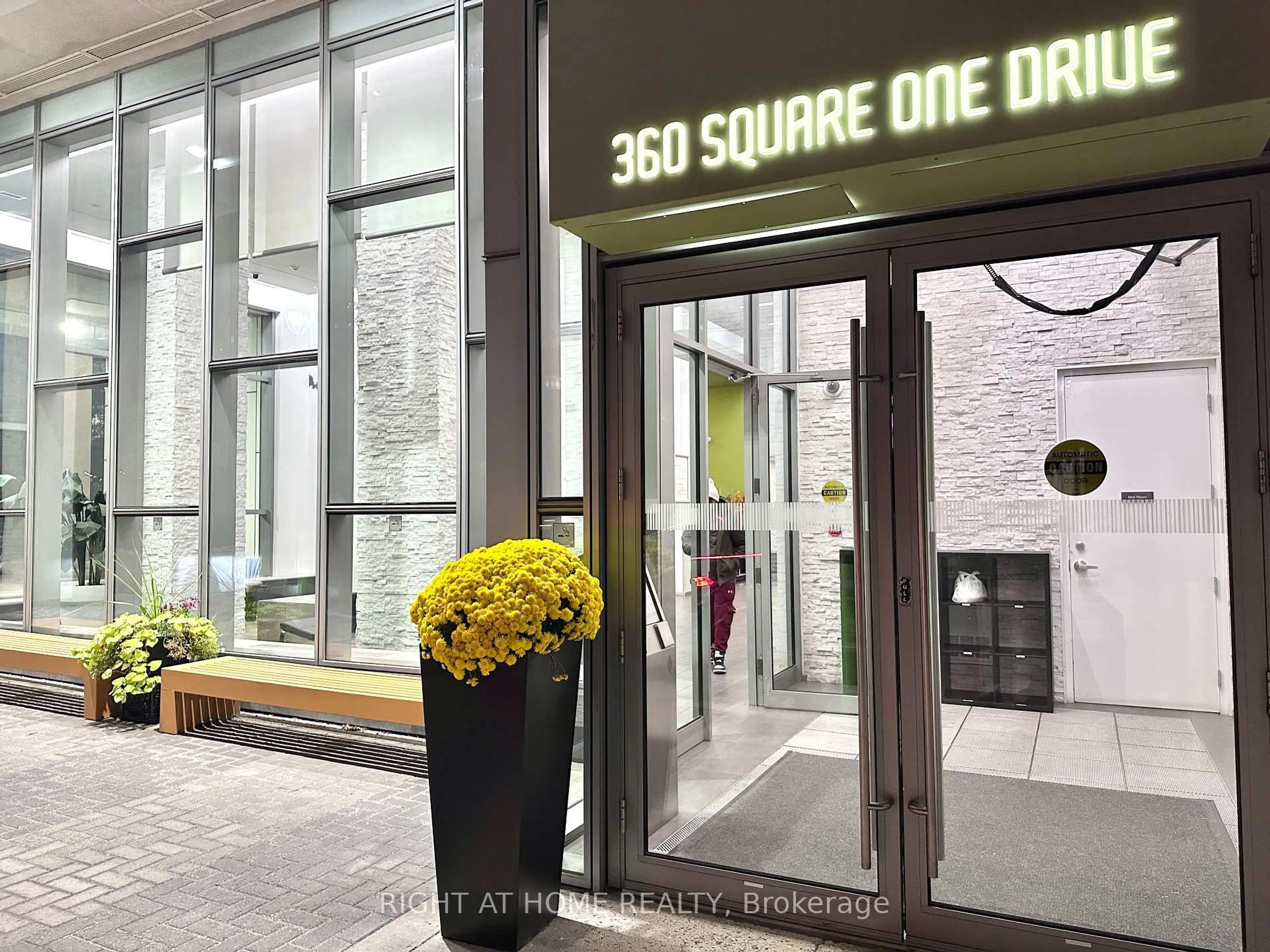 Unknown for 360 Square One Dr #2303, Mississauga Ontario L5B 0E6