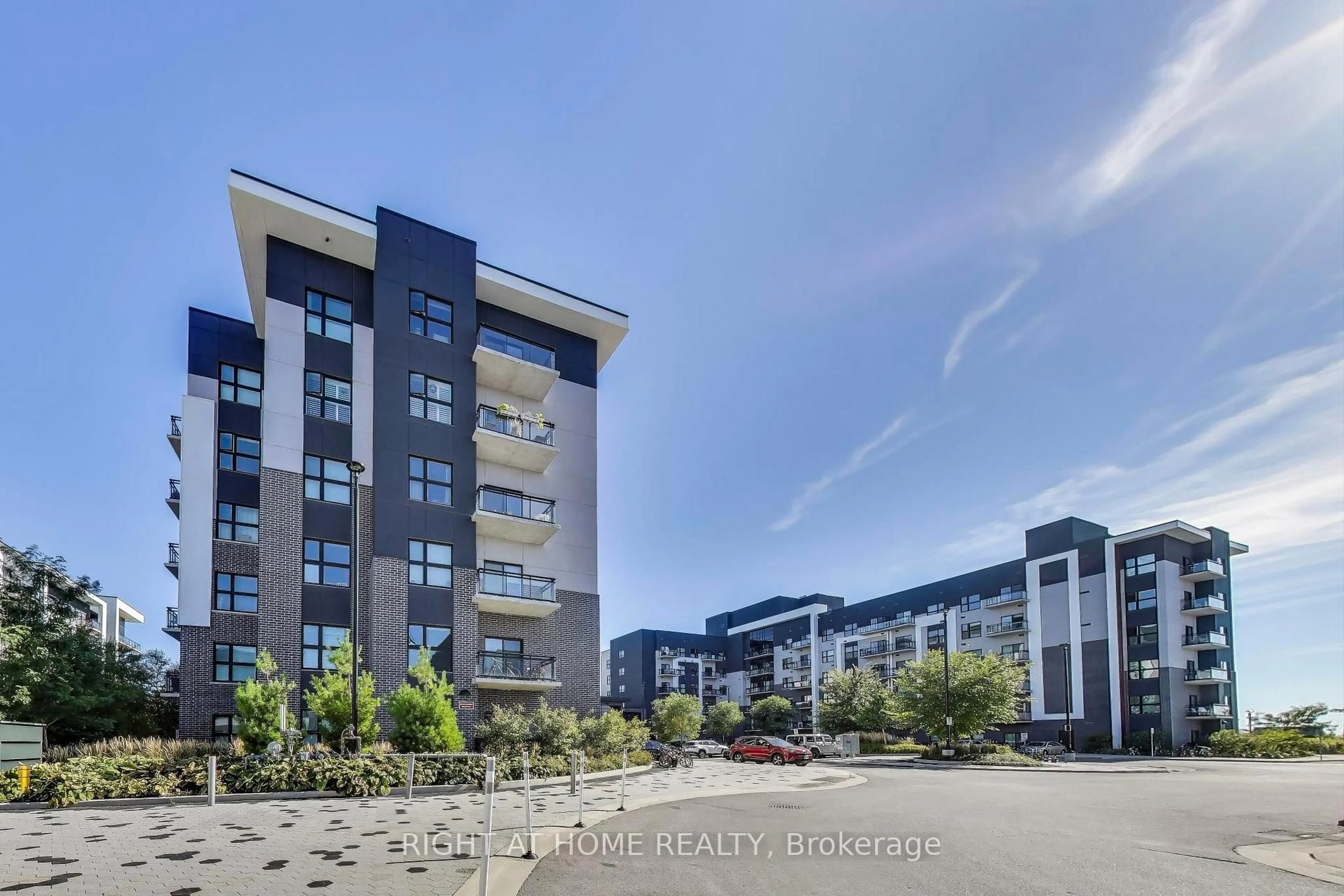 A pic from outside/outdoor area/front of a property/back of a property/a pic from drone, building for 102 Grovewood Common Circ #401, Oakville Ontario L6H 0X2
