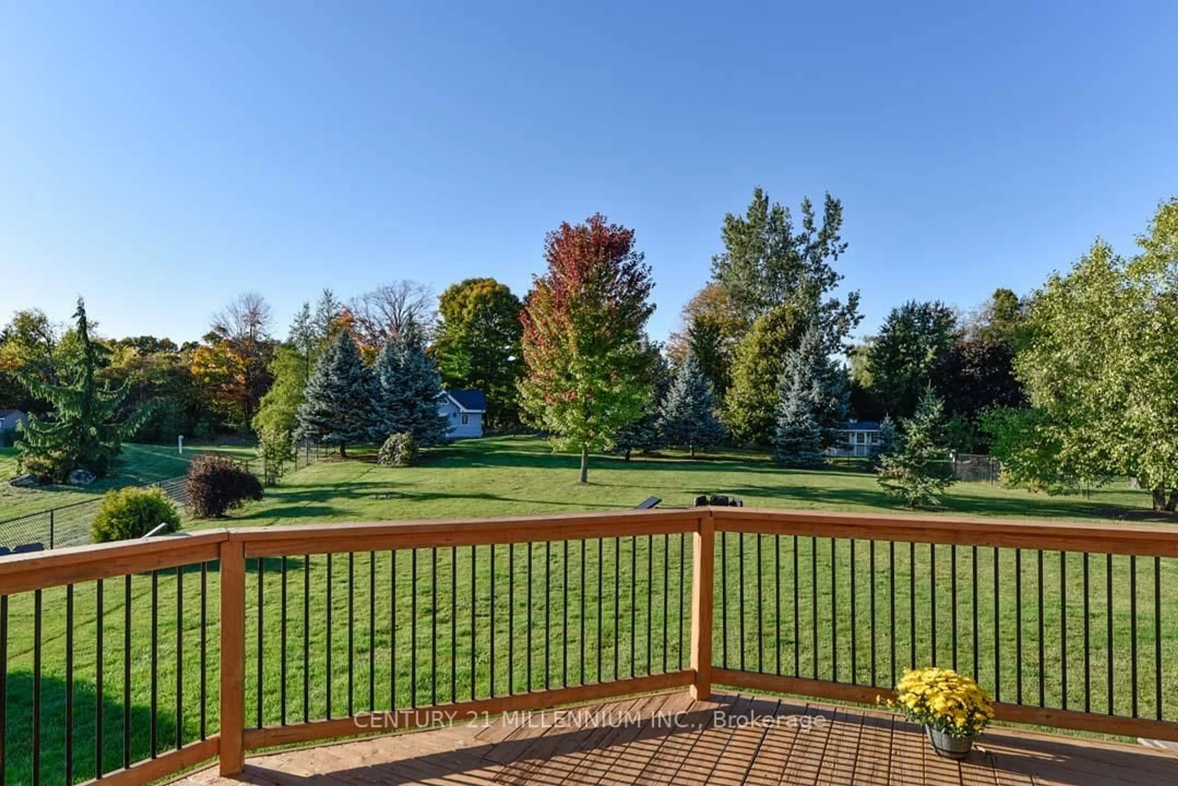 Patio, unknown for 8 Castlewood Crt, Caledon Ontario L7K 0C1