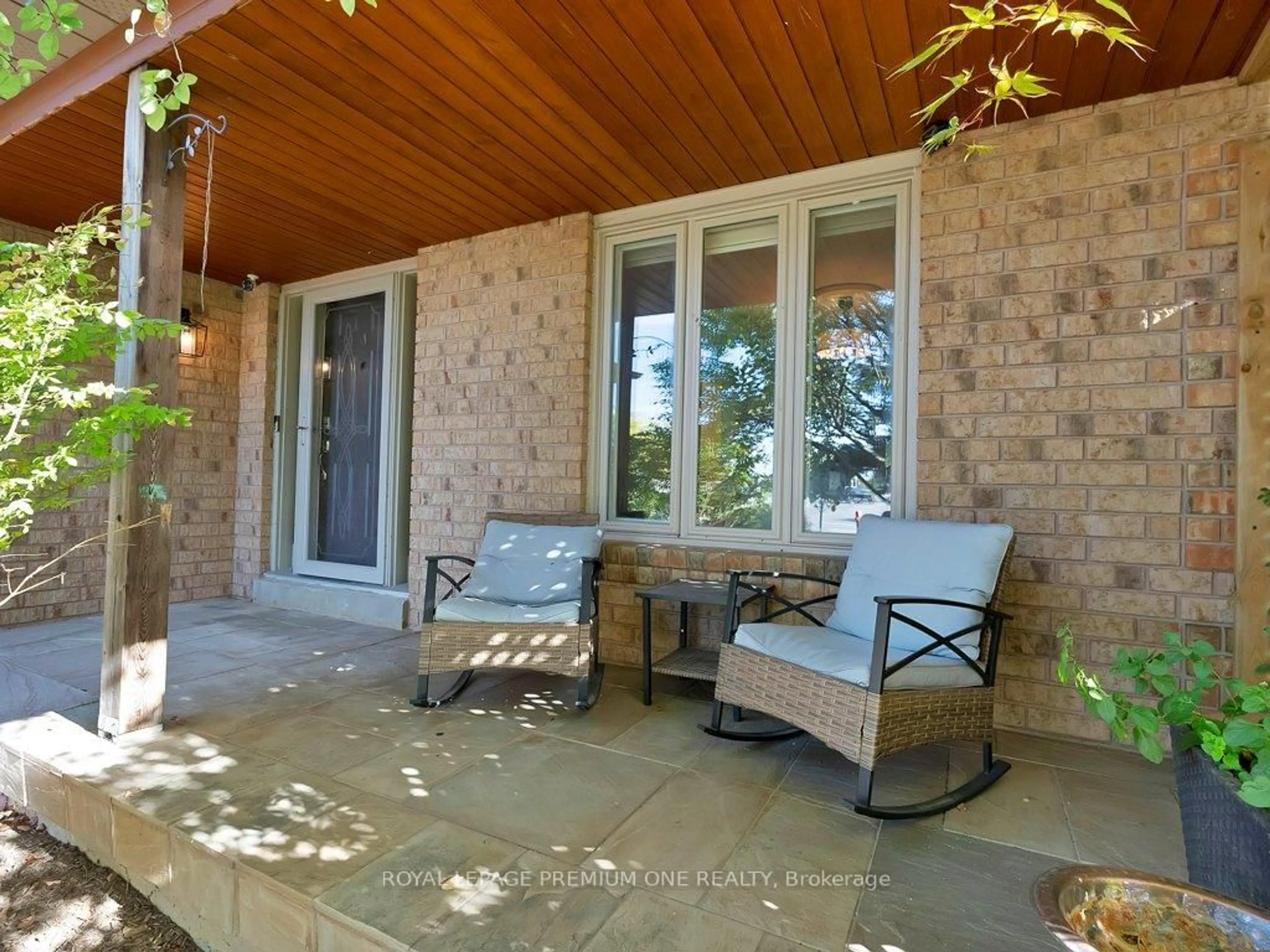 Patio, unknown for 417 Kingsview Dr, Caledon Ontario L7E 1J4