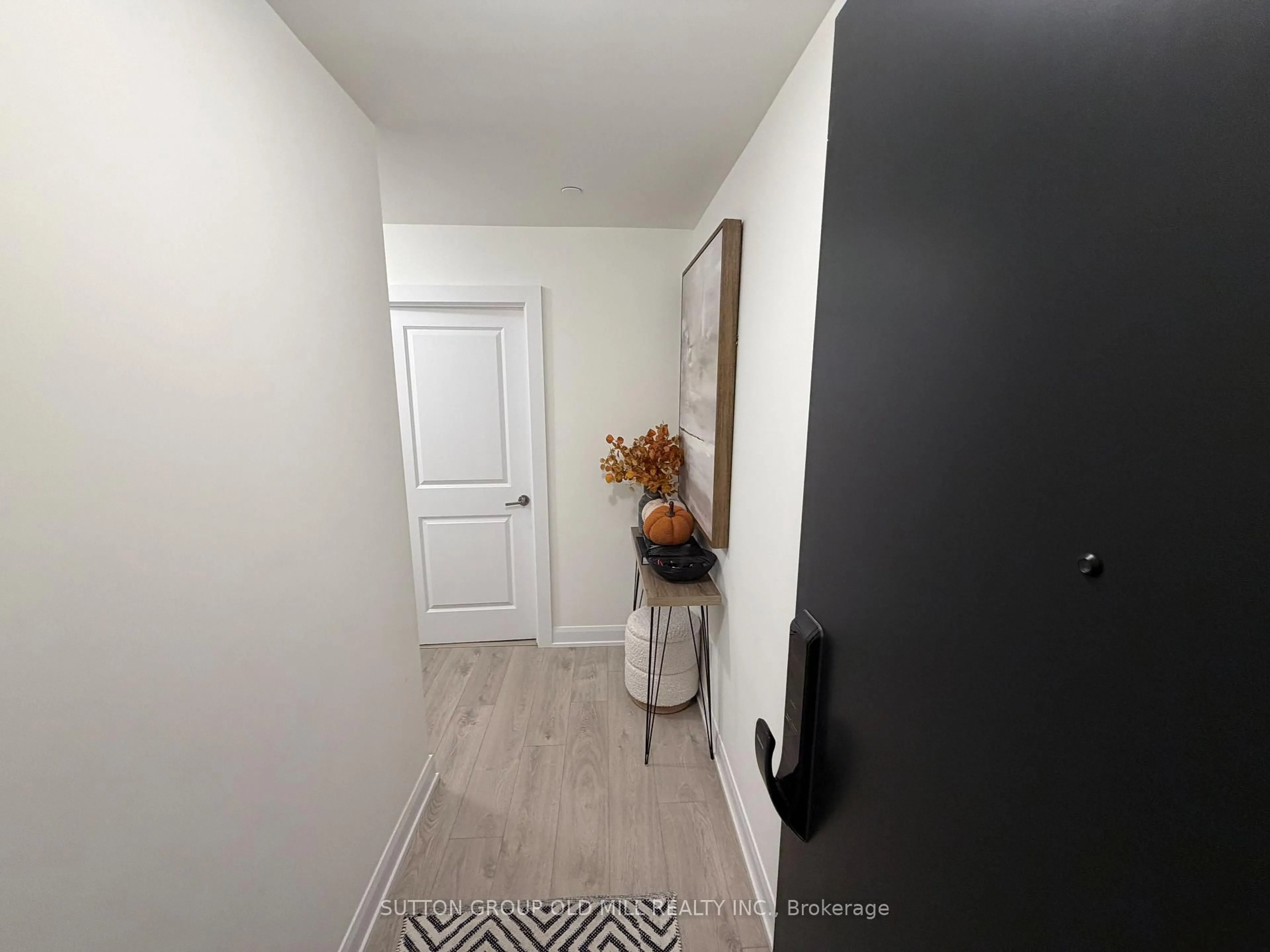 Indoor entryway for 3220 william Coltson Ave #316, Oakville Ontario L6H 7X9