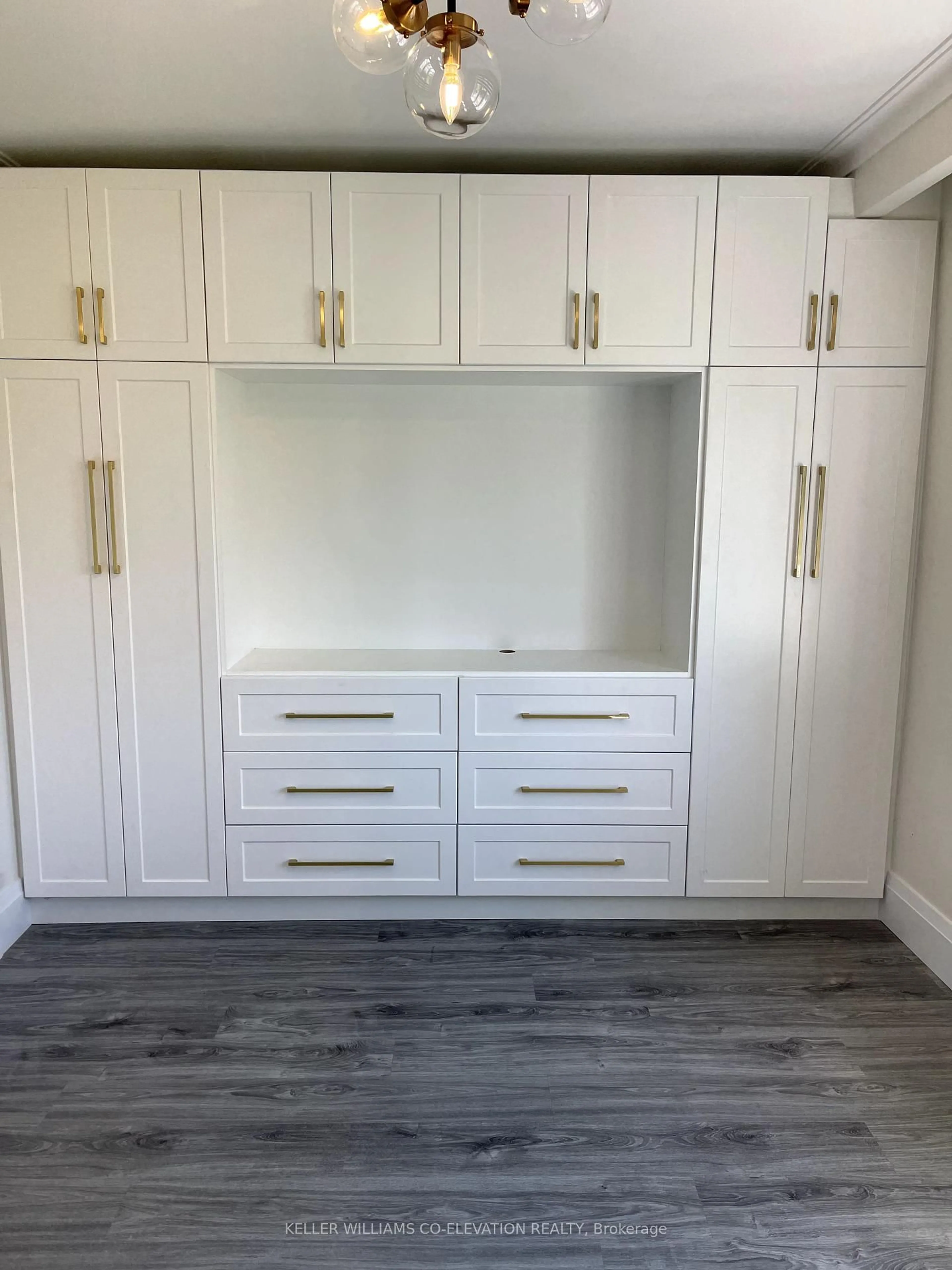 Storage room or clothes room or walk-in closet for 80 Beaver Ave, Toronto Ontario M6H 2G2
