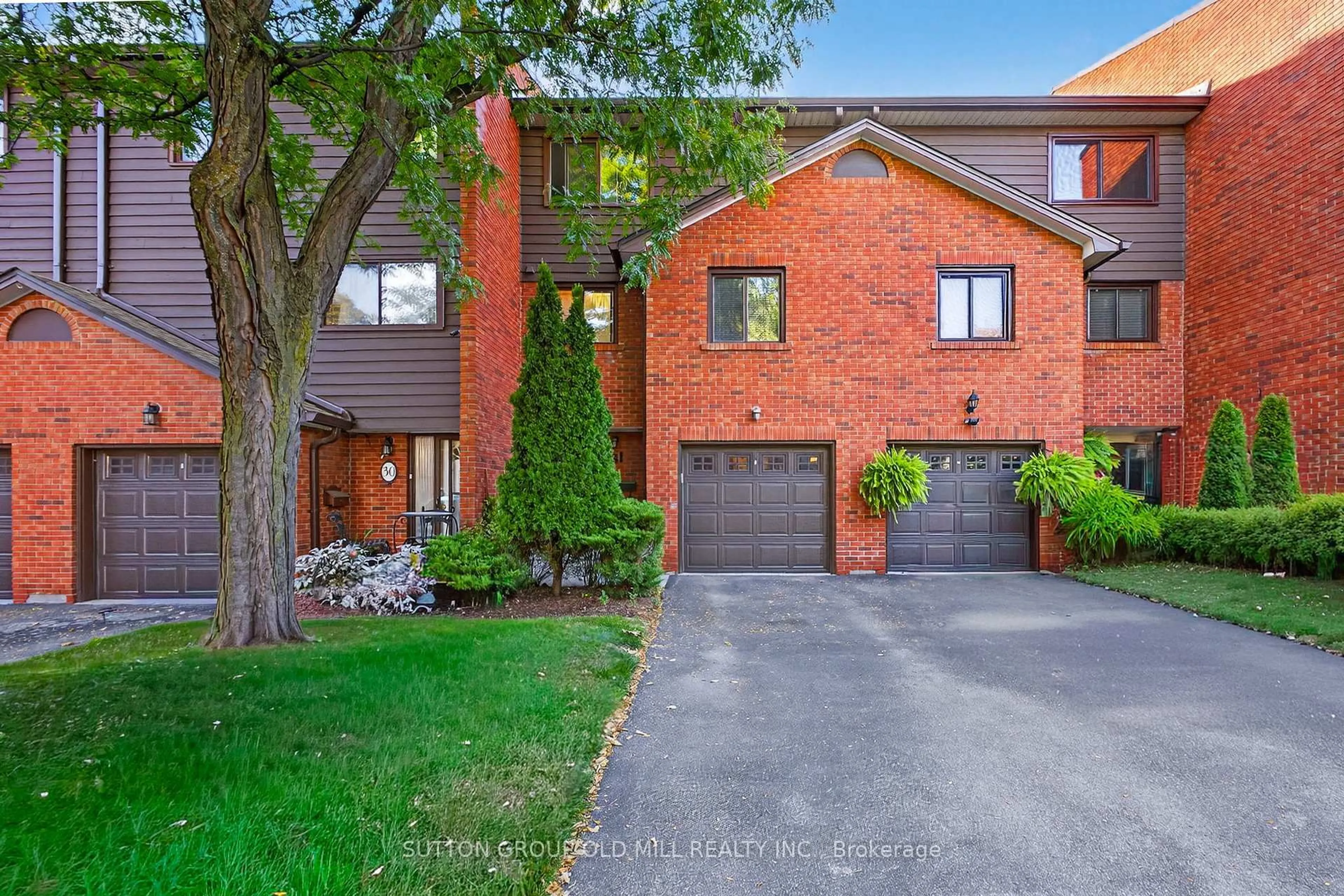 Home with brick exterior material, street for 4230 Fieldgate Dr #31, Mississauga Ontario L4W 2M5