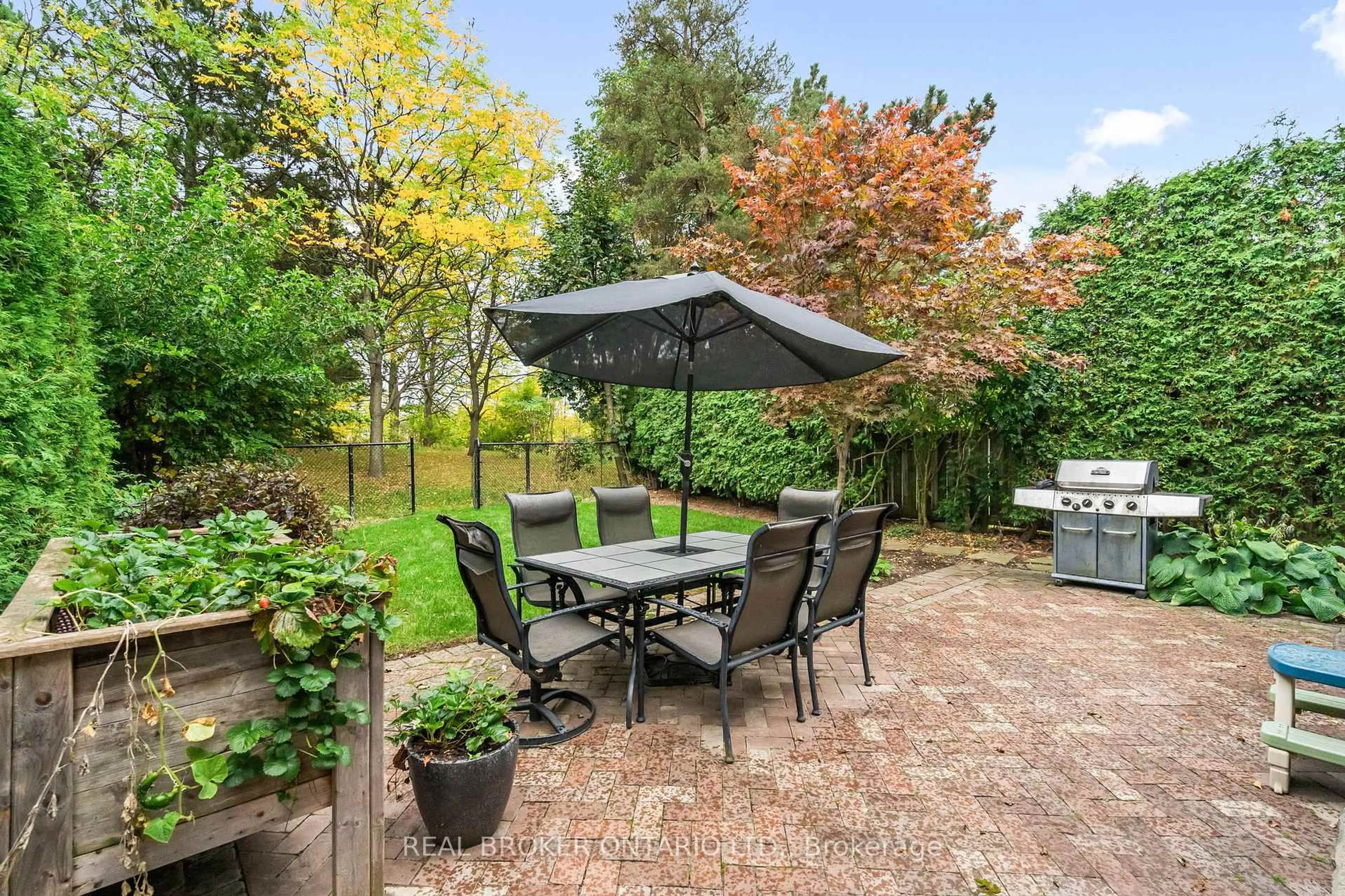 Patio, street for 782 Laurier Ave, Milton Ontario L9T 4H1