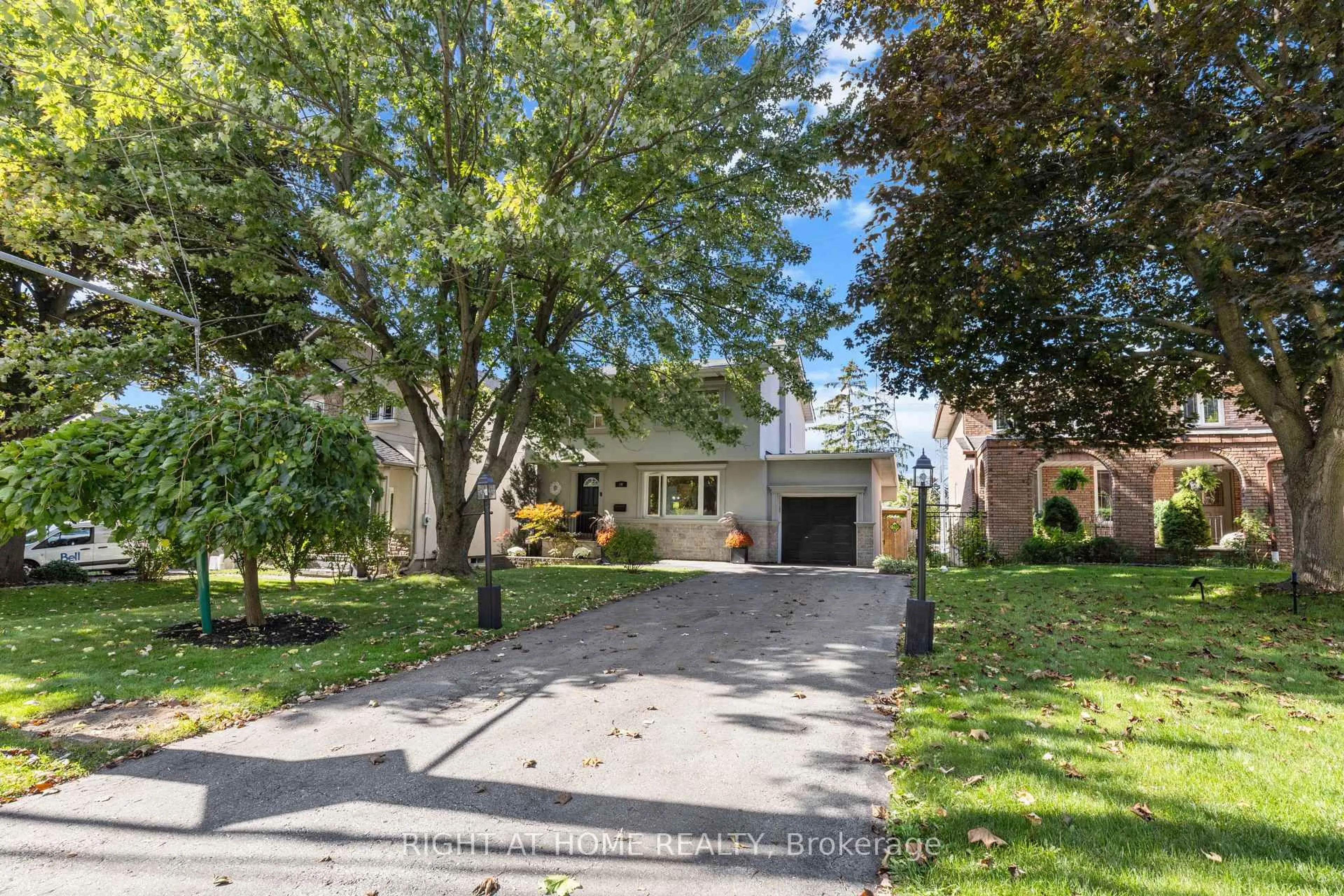 Unknown for 10 Haliburton Ave, Toronto Ontario M9B 4Y2
