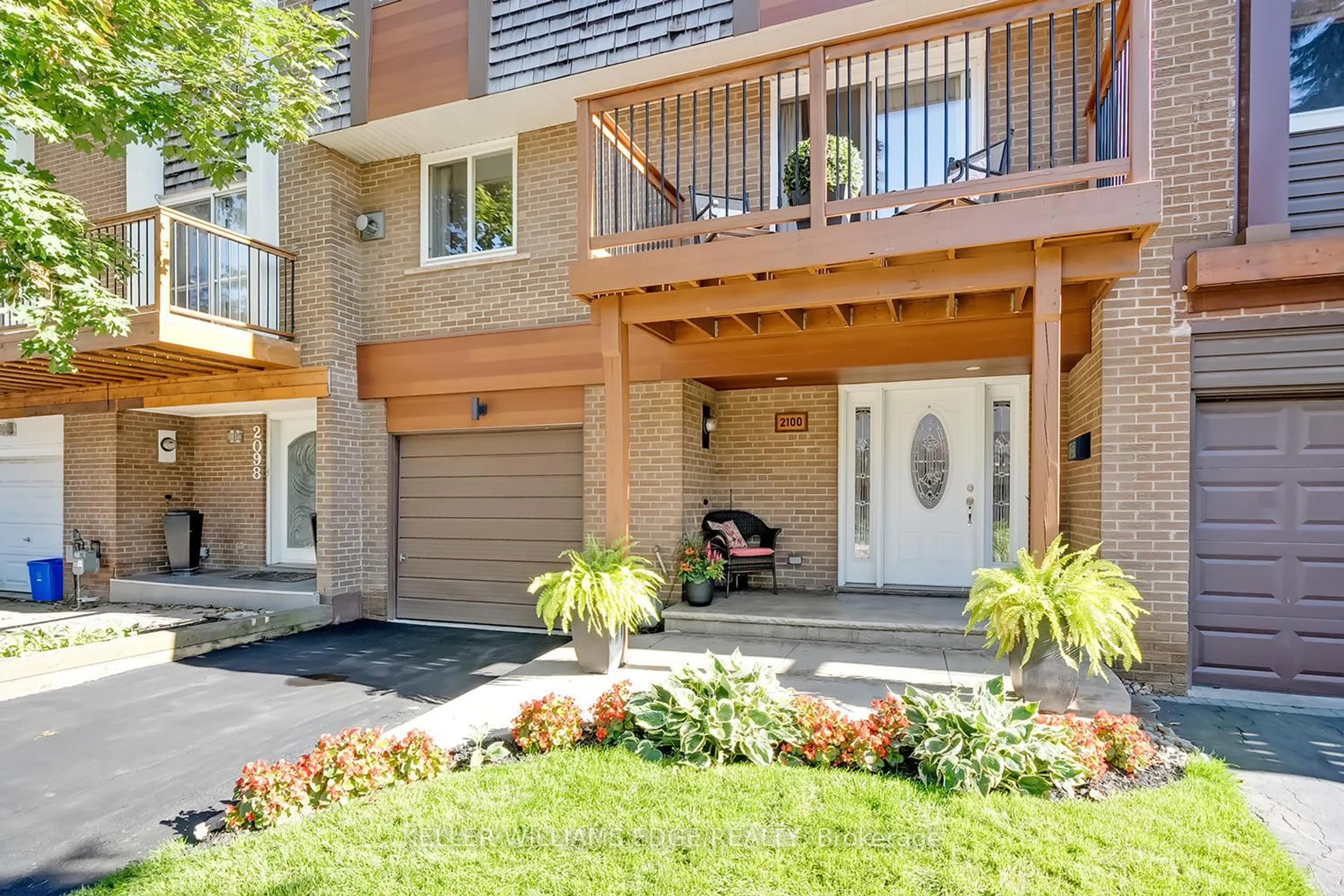 Unknown for 2100 Worthington Dr, Oakville Ontario L6L 1E3