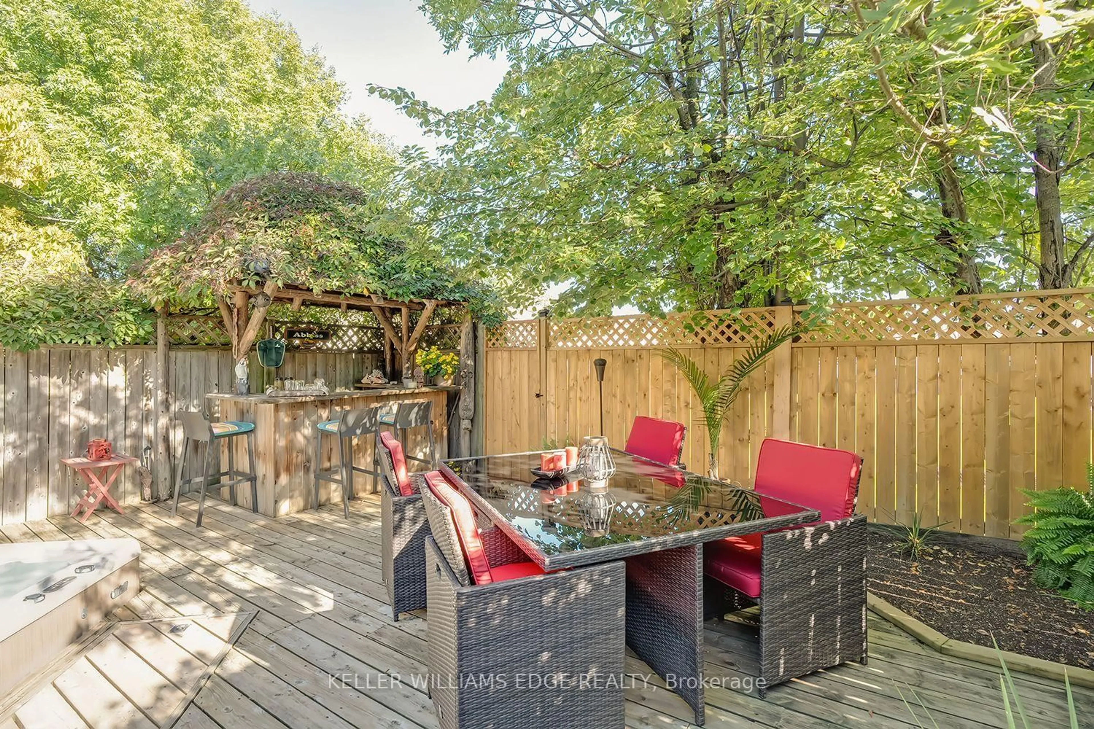 Patio, street for 2100 Worthington Dr, Oakville Ontario L6L 1E3
