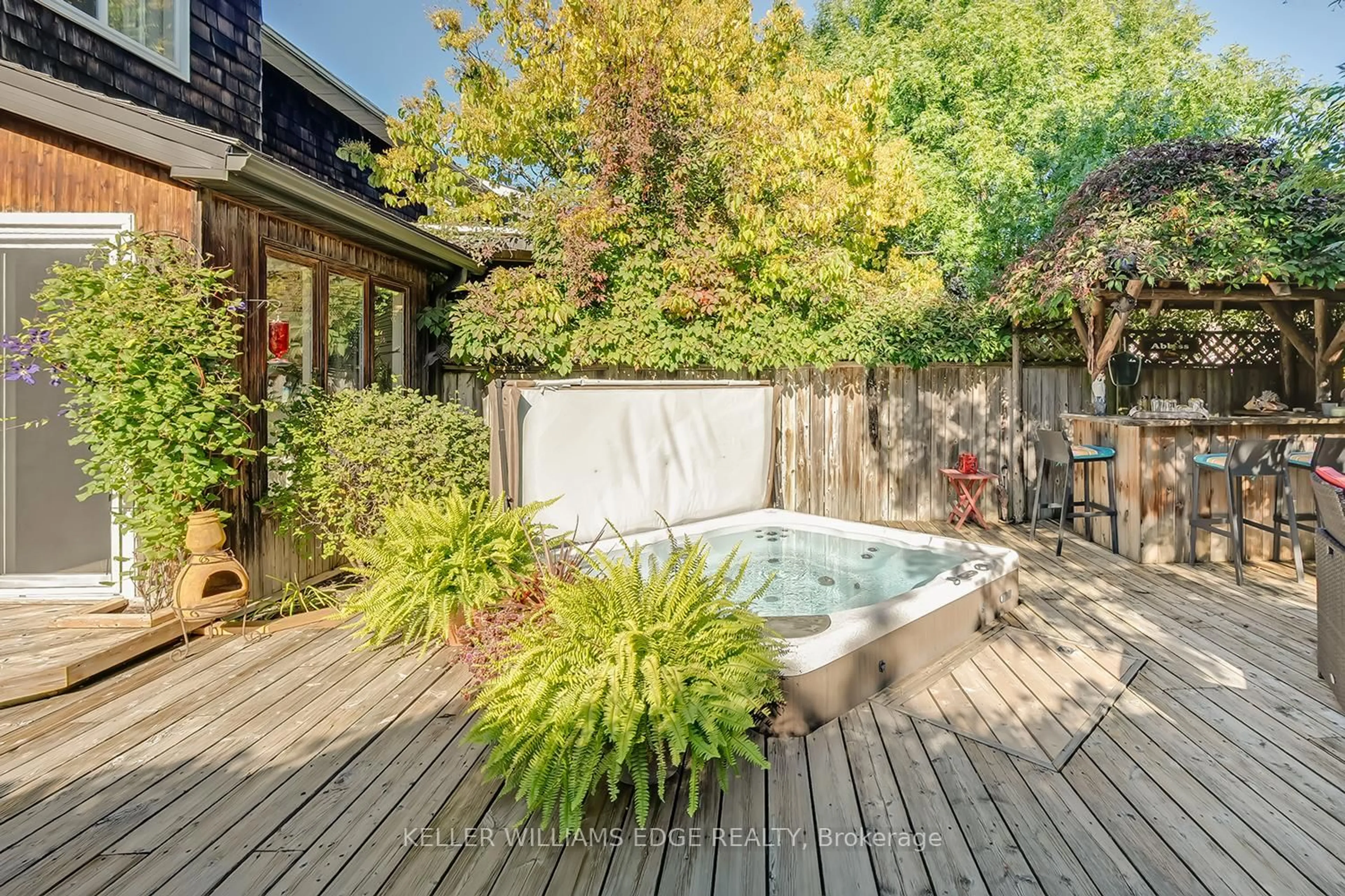 Patio, water/lake/river/ocean view for 2100 Worthington Dr, Oakville Ontario L6L 1E3