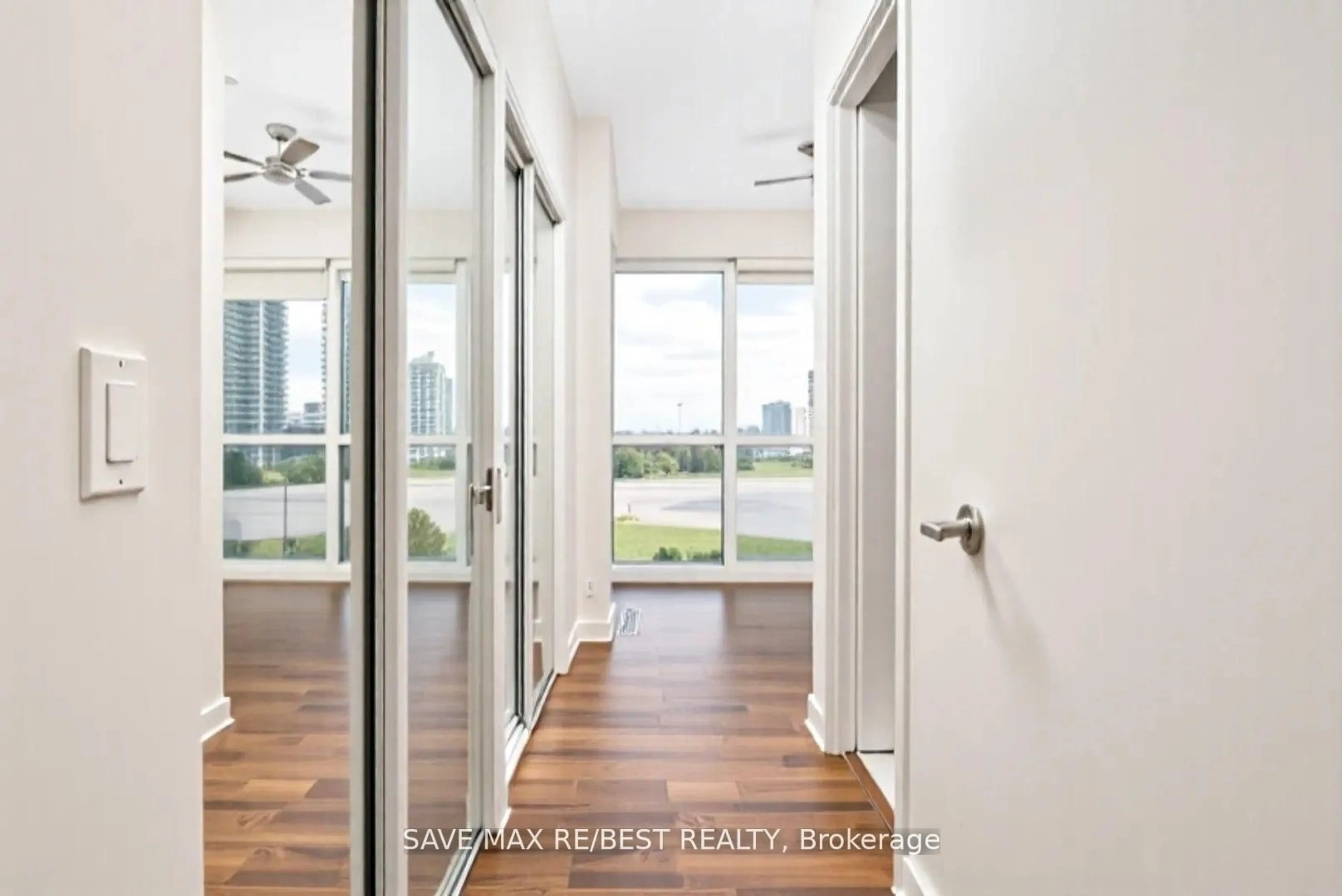 Indoor entryway for 10 Park Lawn Rd #807, Toronto Ontario M8V 0H9