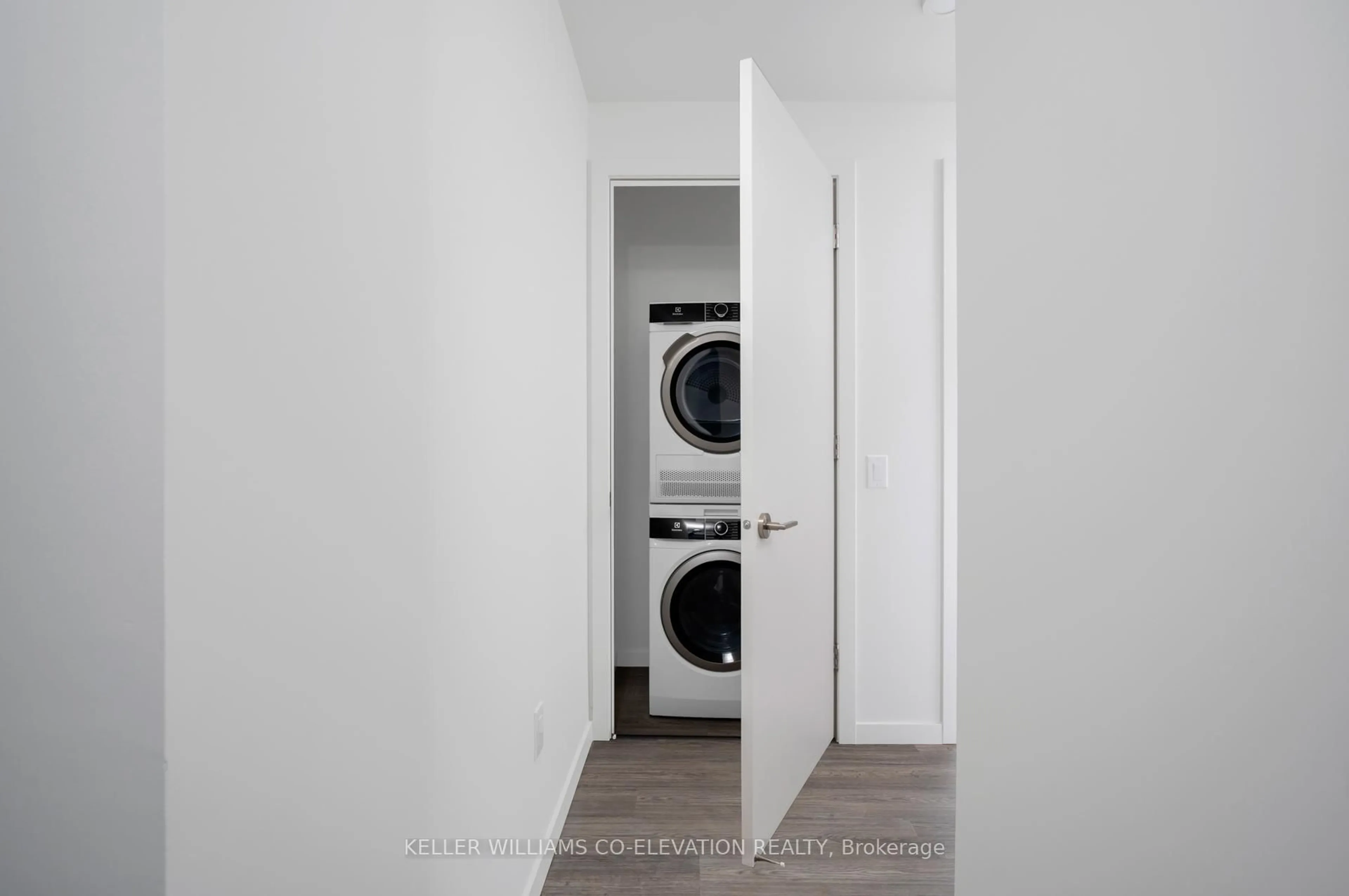 Laundry room for 689 The Queensway St #428, Toronto Ontario M8Y 1L1