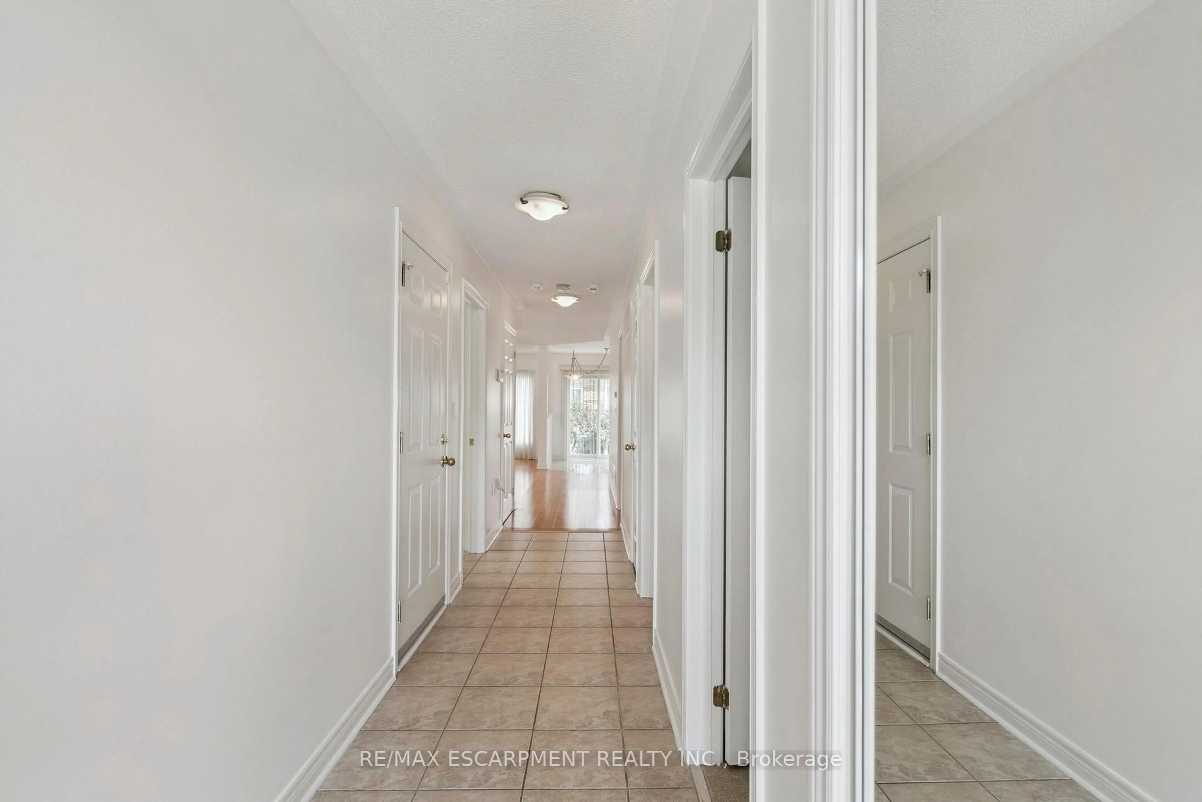 Indoor foyer for 245 Centennial Forest Dr, Milton Ontario L9T 5W9