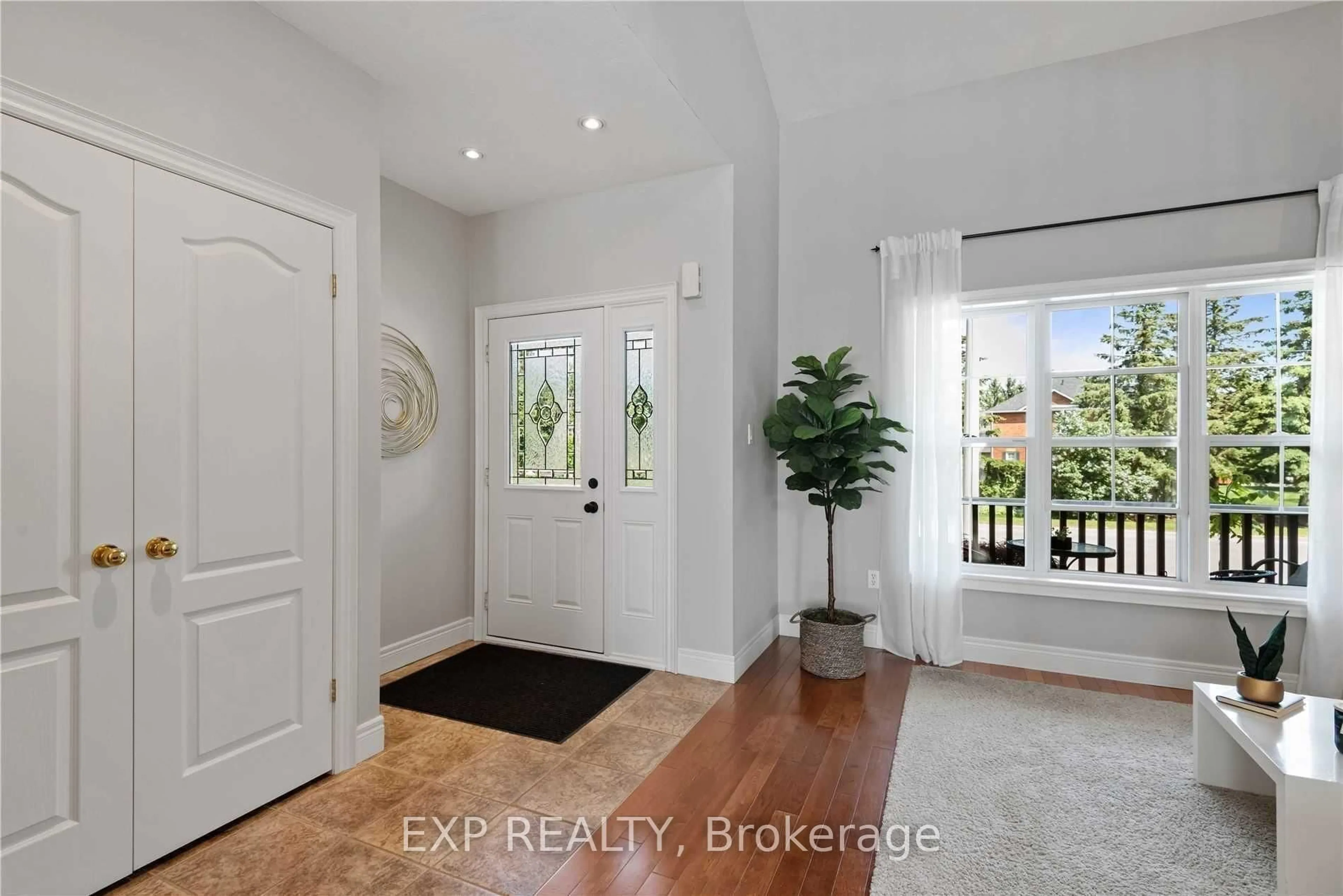 Indoor entryway for 65 Buena Vista Dr, Orangeville Ontario L9W 5K8