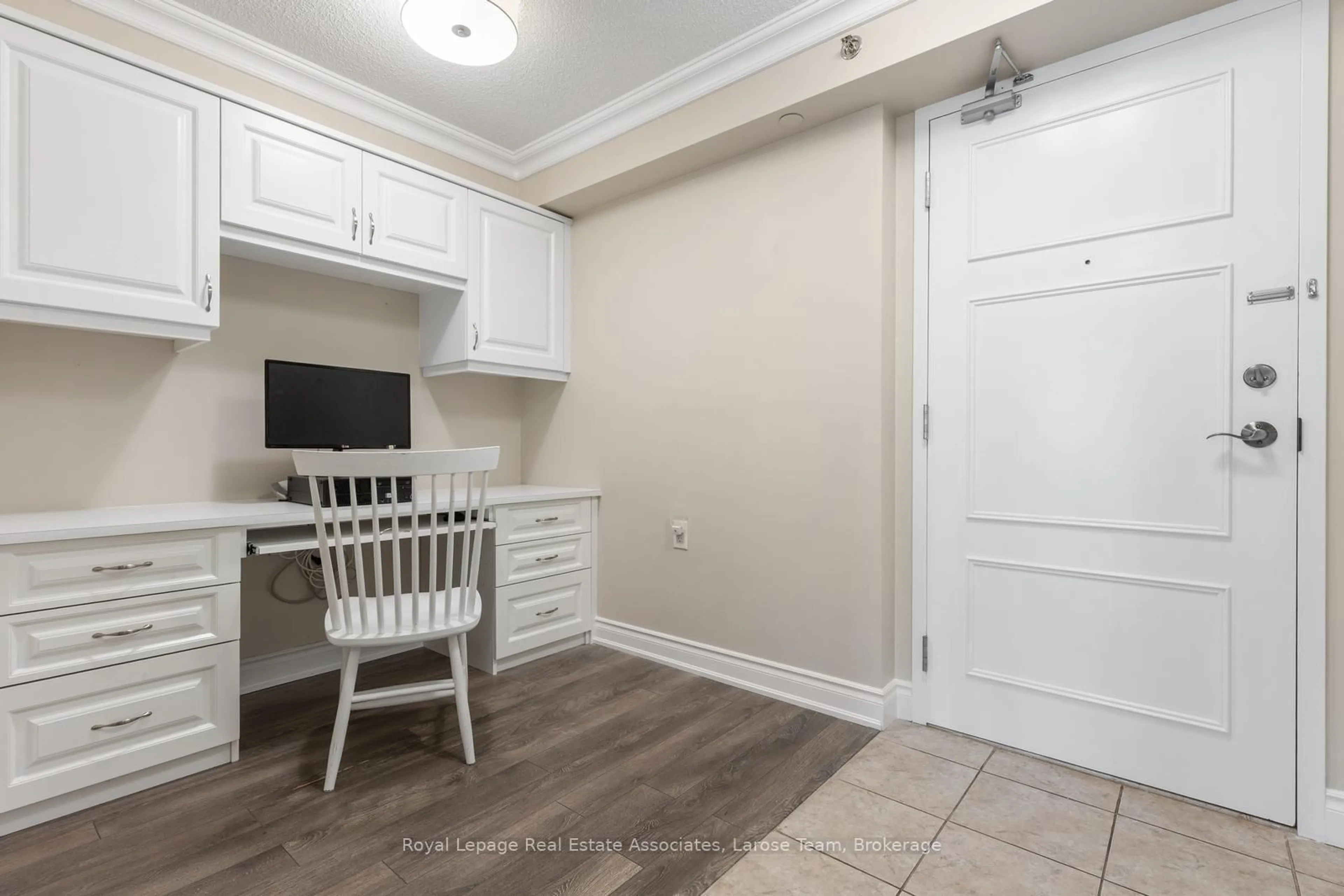 A pic of a room for 3 Marine Parade Dr #809, Toronto Ontario M8V 3Z5