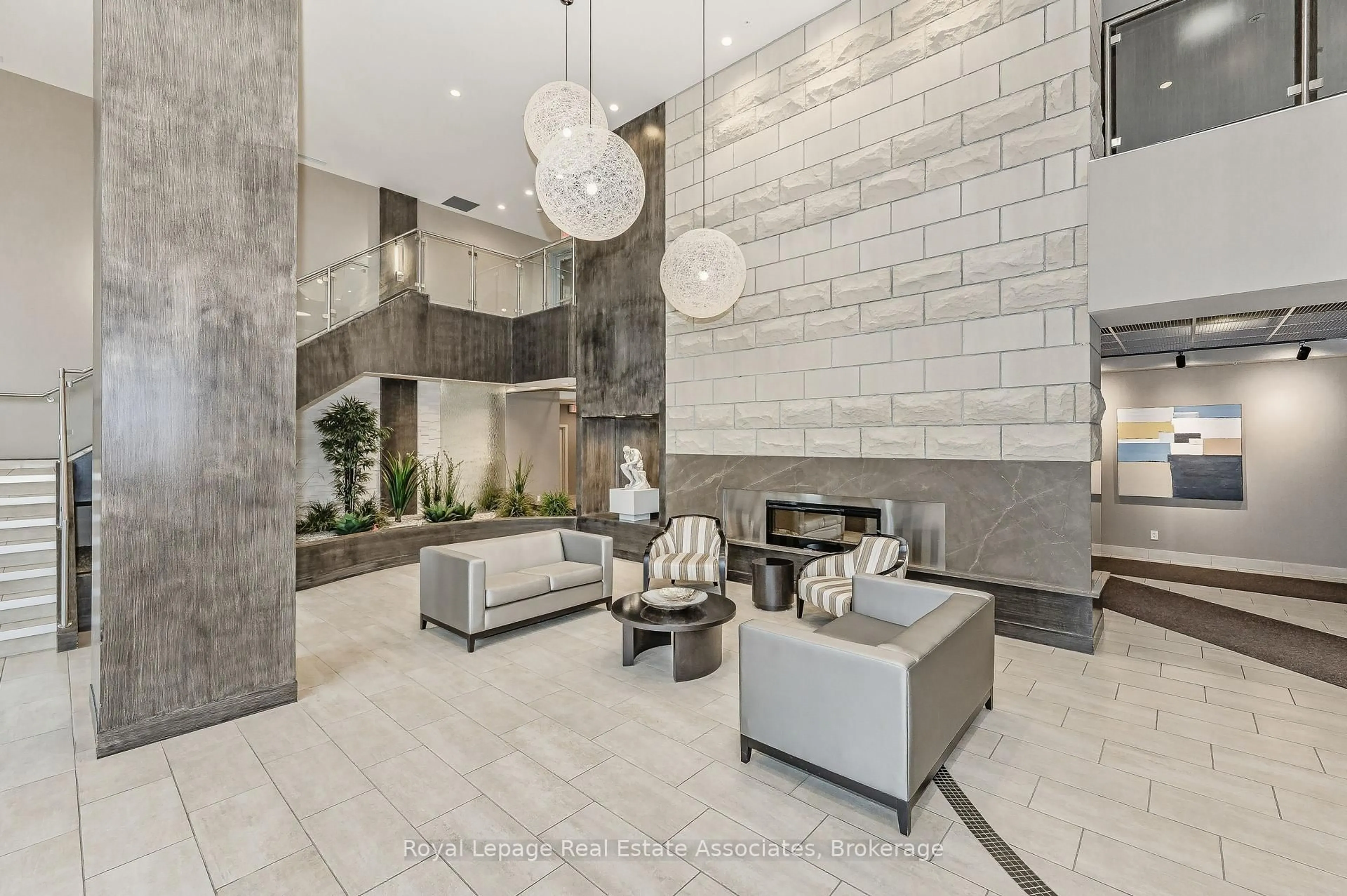 Lobby for 551 Maple Ave #1407, Burlington Ontario L7S 1M7