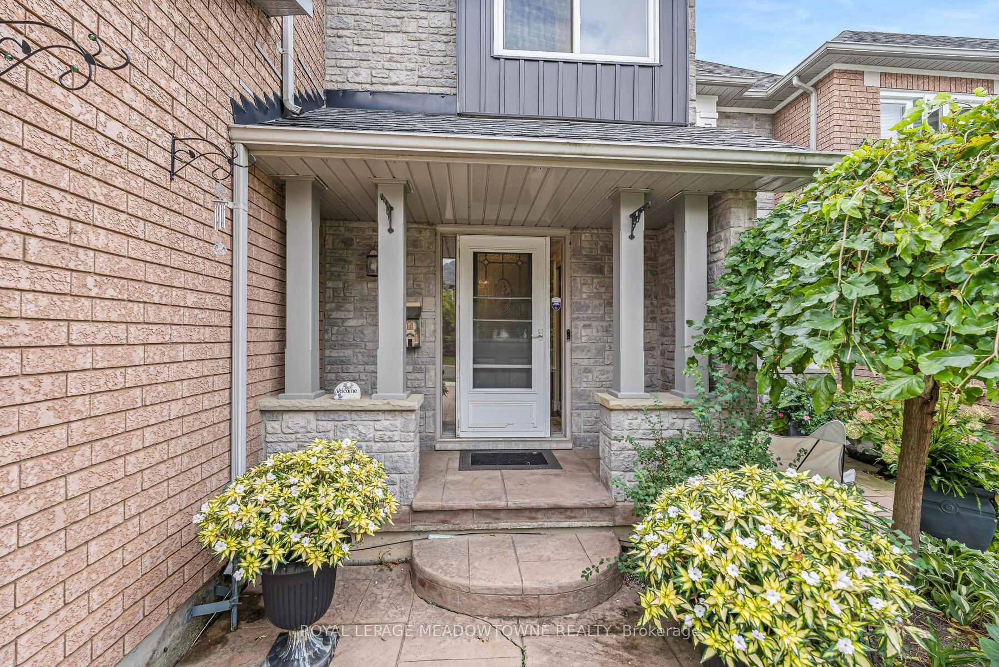 Home with brick exterior material, street for 44 James Young Dr, Halton Hills Ontario L7G 5S5