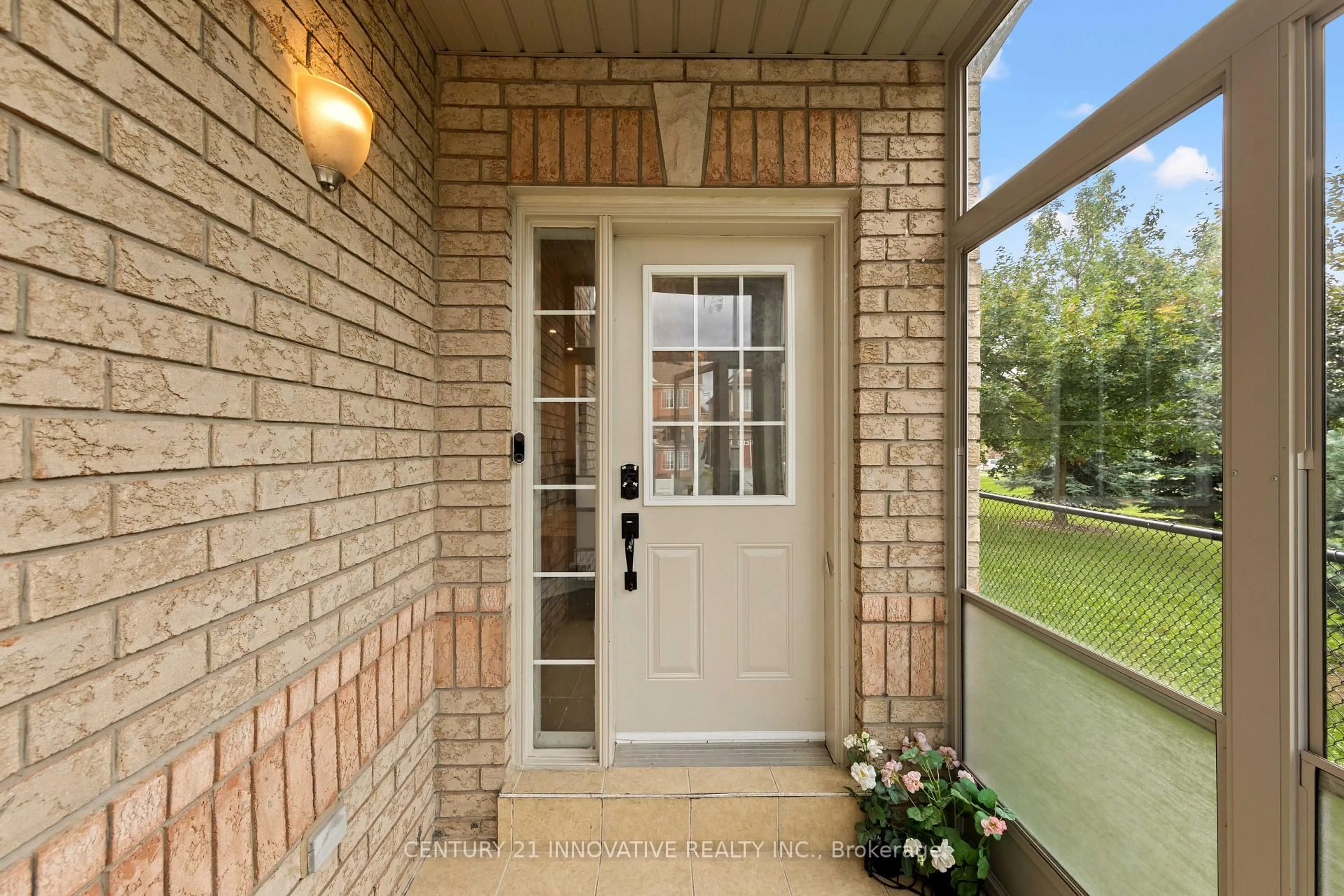 Indoor entryway for 3265 Cabano Cres, Mississauga Ontario L5M 0B9