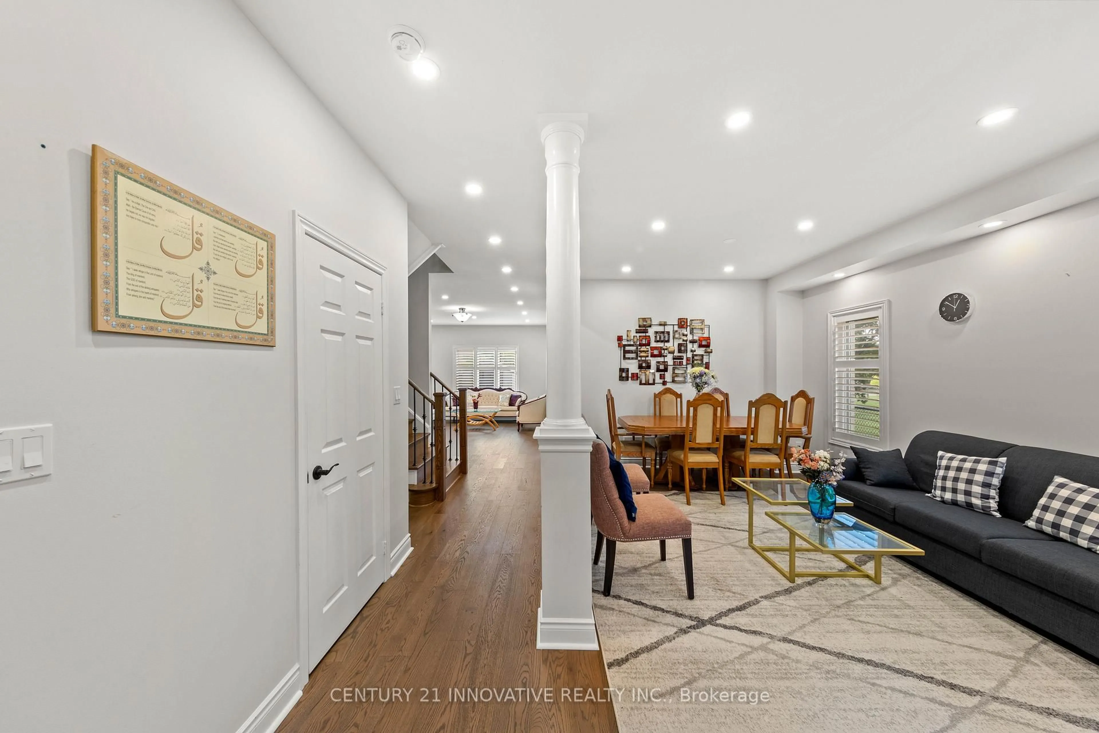 Indoor entryway for 3265 Cabano Cres, Mississauga Ontario L5M 0B9
