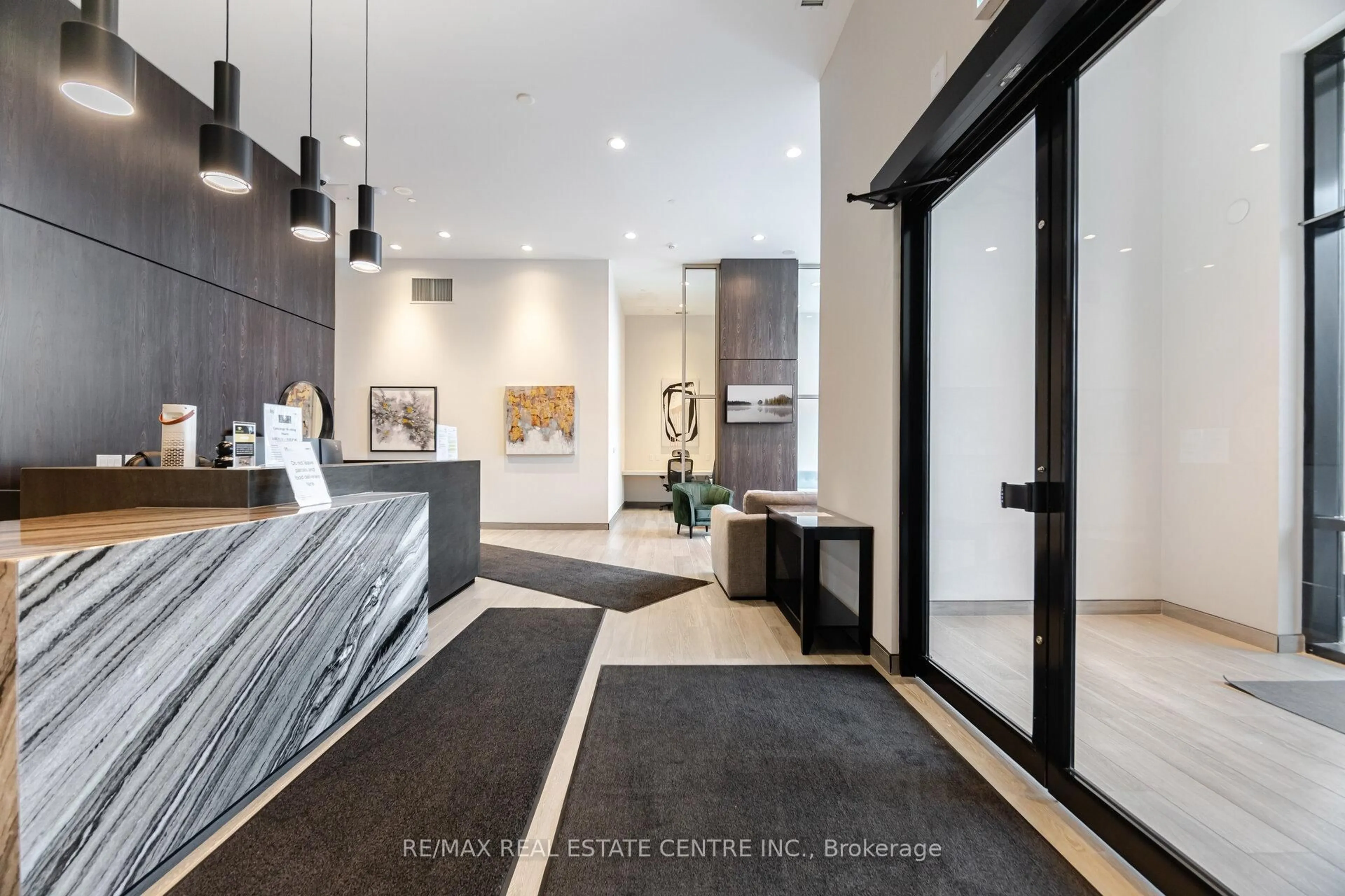 Indoor foyer for 8010 Derry Rd #201, Milton Ontario L9T 9N3