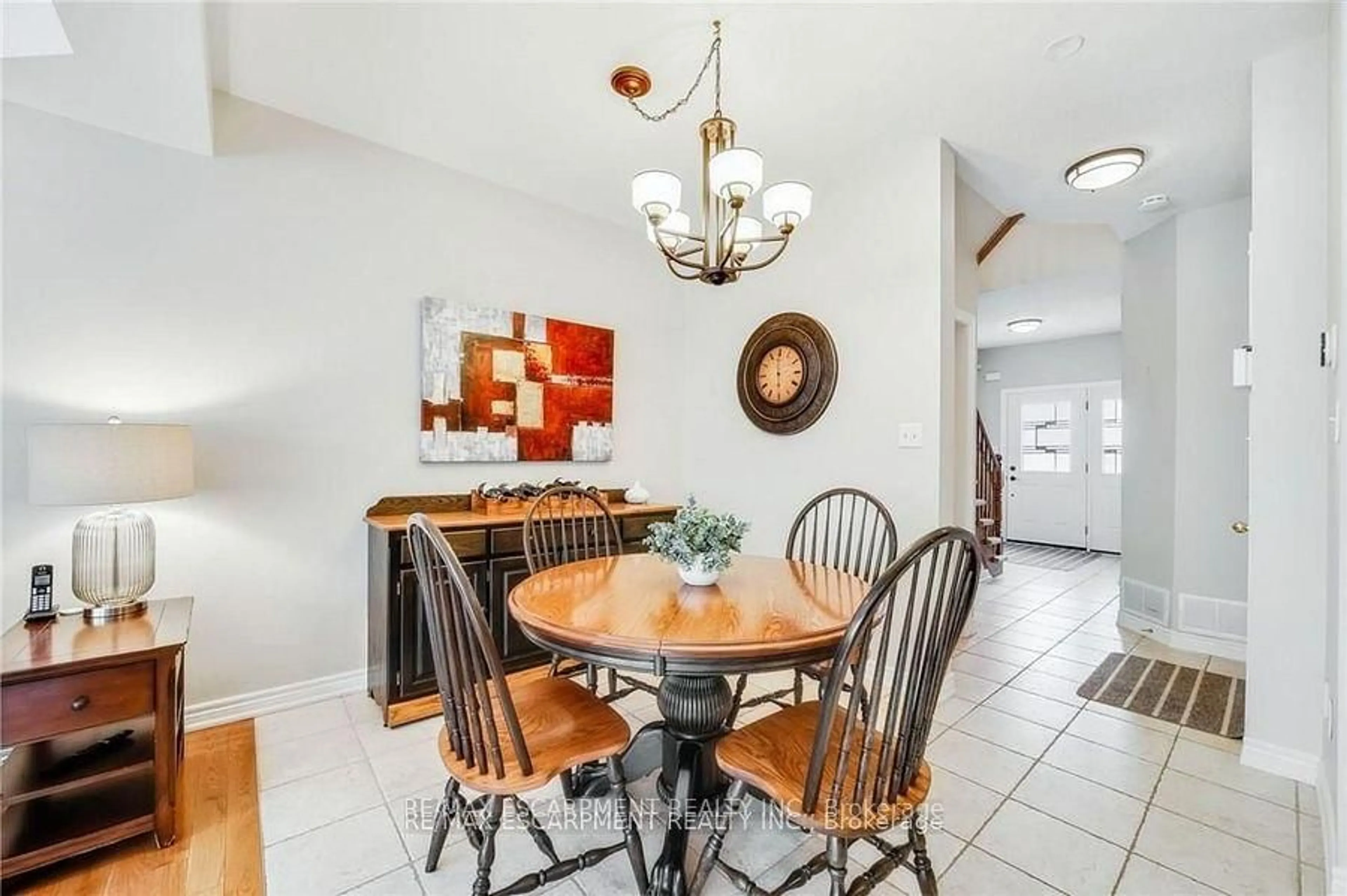 Dining room, ceramic/tile floor for 4005 Alexan Cres, Burlington Ontario L7M 5A8
