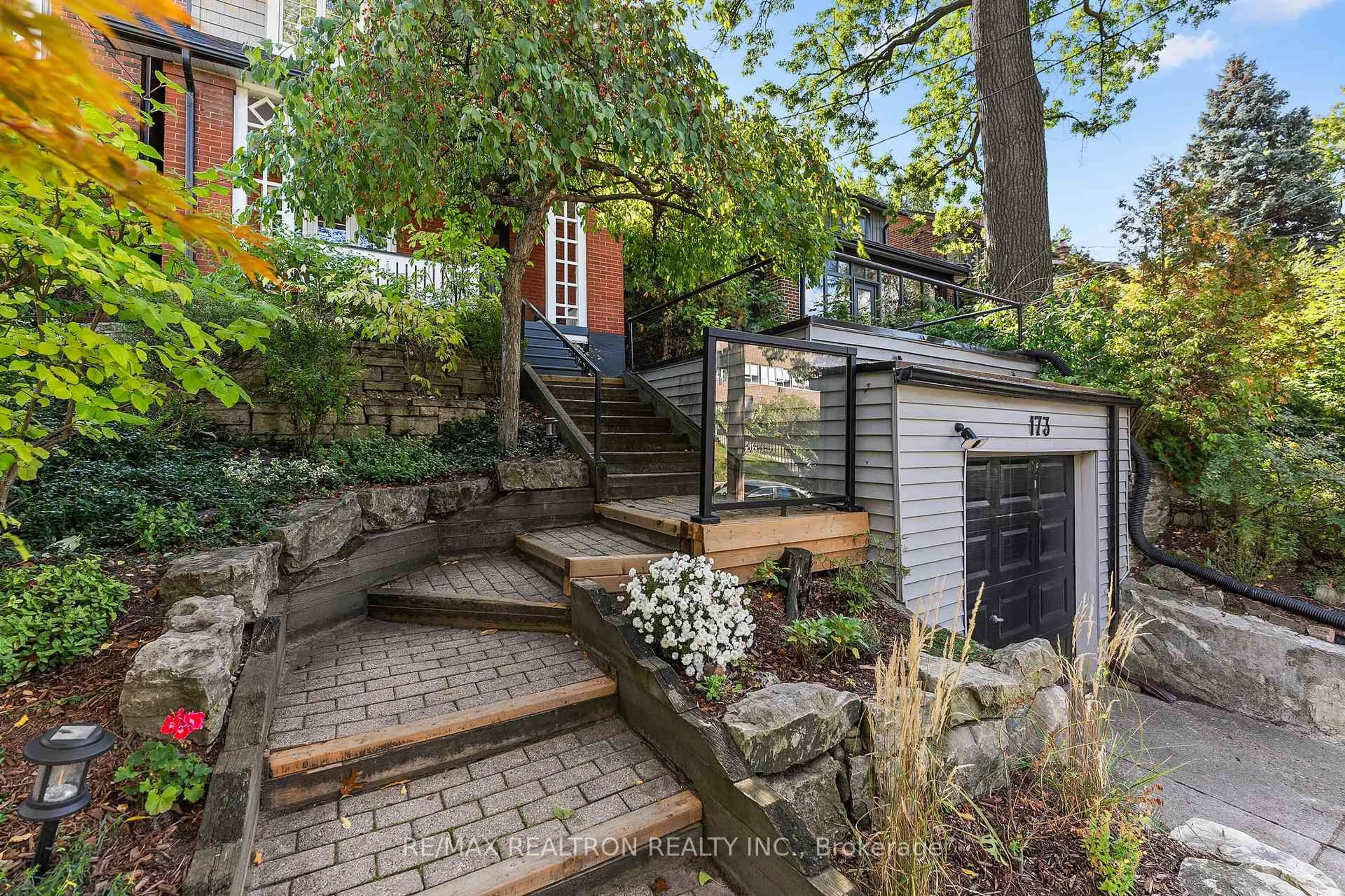 Unknown for 173 Glendonwynne Rd, Toronto Ontario M6P 3E8