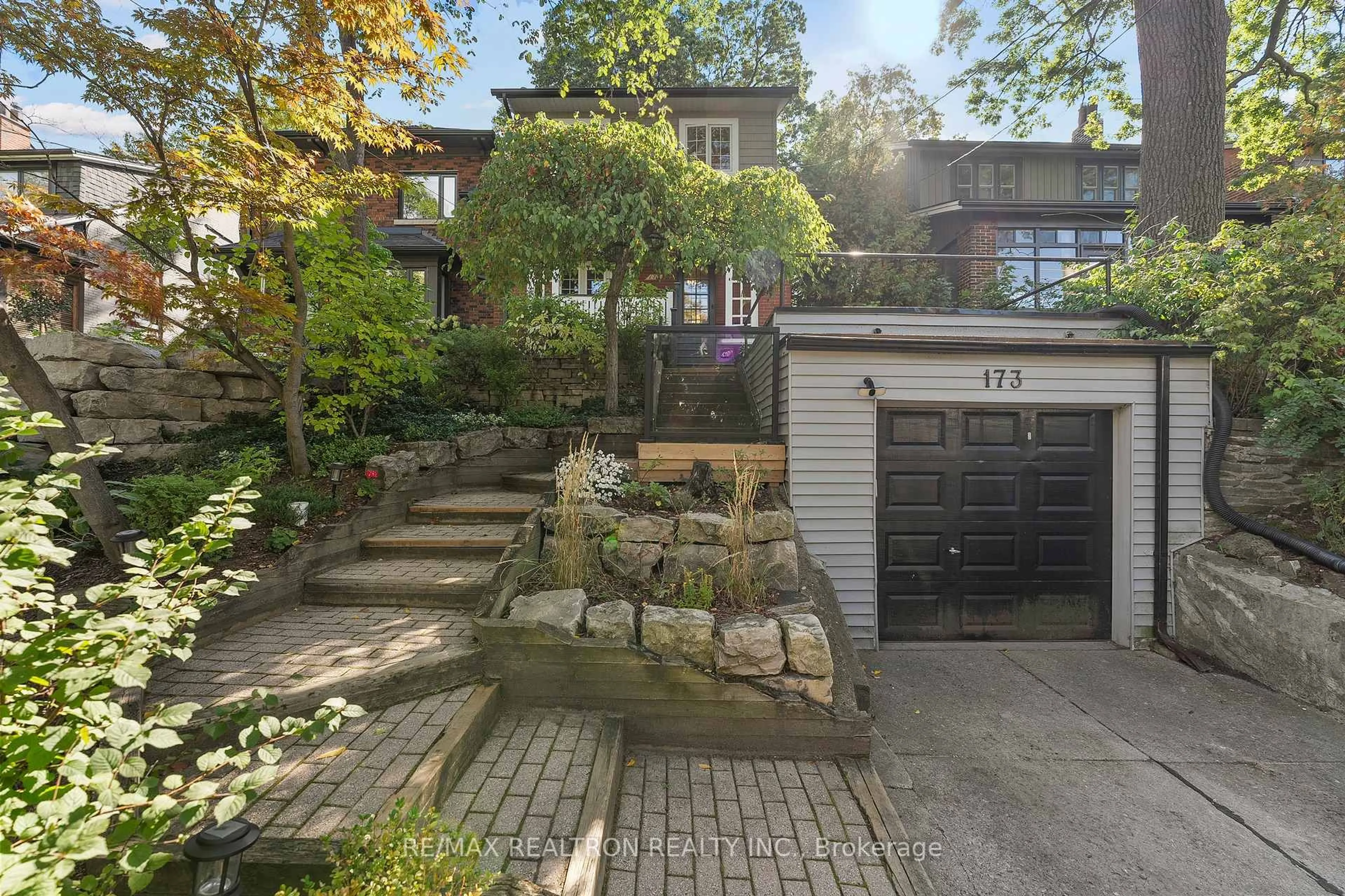 Unknown for 173 Glendonwynne Rd, Toronto Ontario M6P 3E8