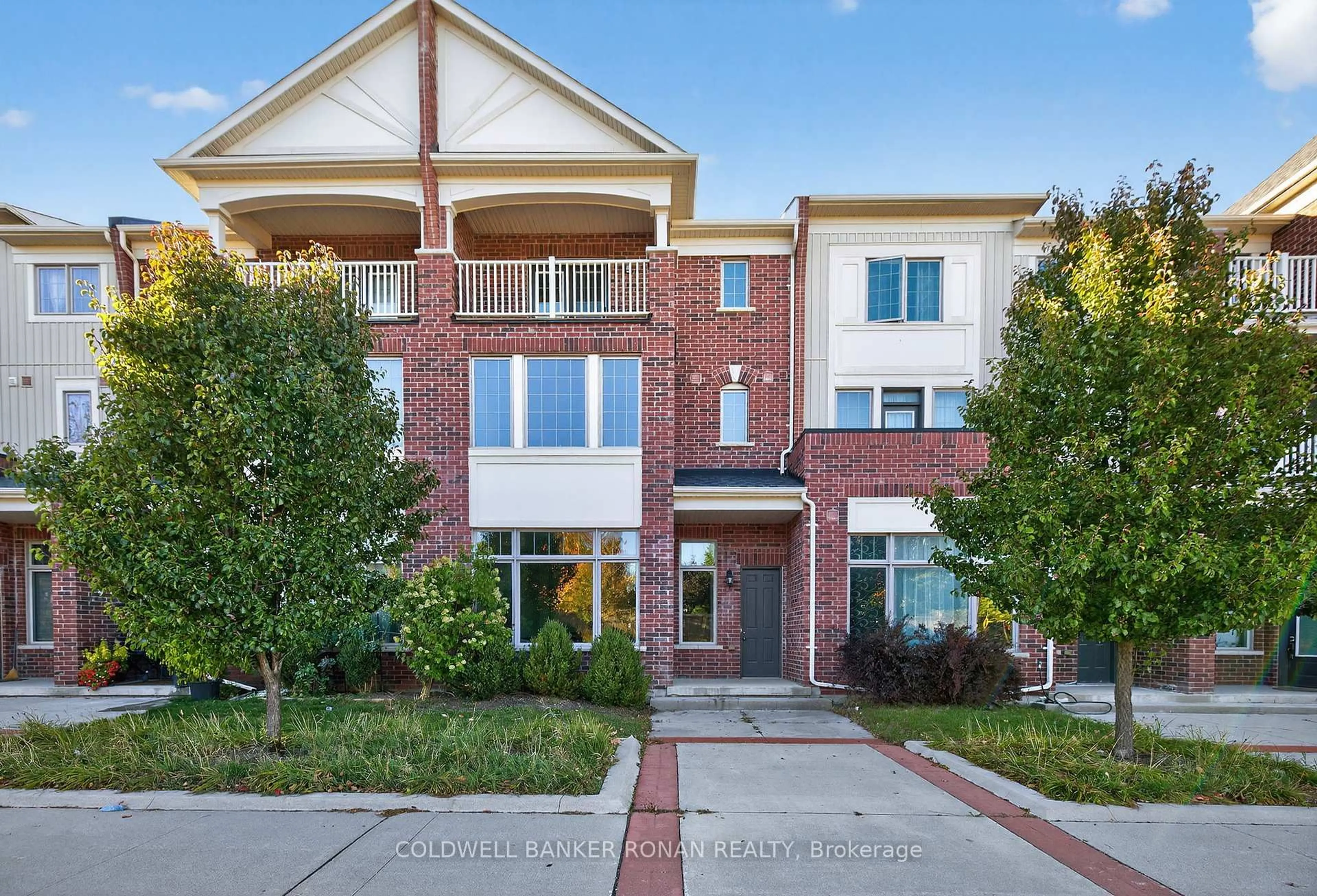 Home with brick exterior material, unknown for 10 McCardy Crt, Caledon Ontario L7C 3X1