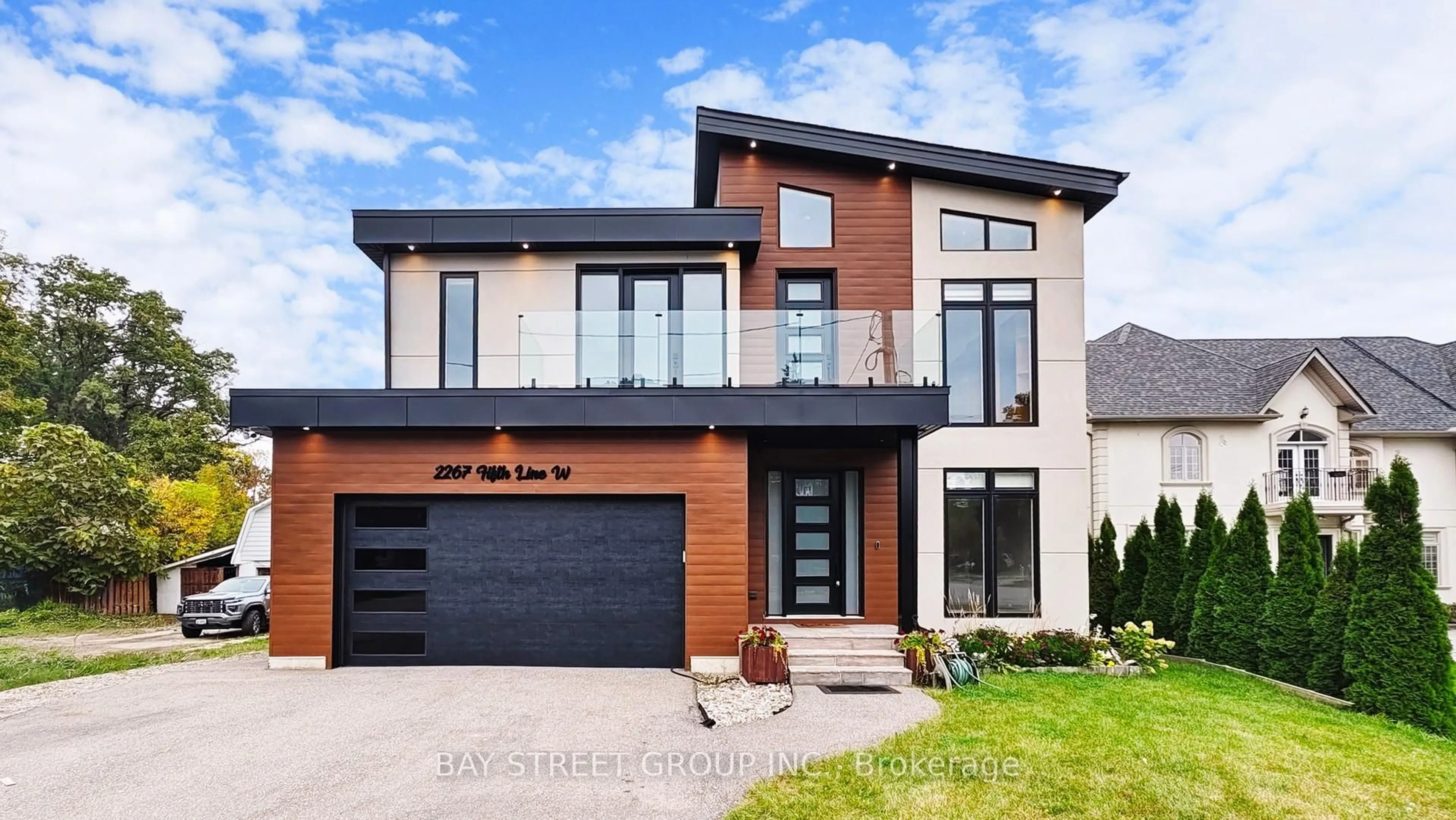 Home with brick exterior material, street for 2267 Fifth Line, Mississauga Ontario L5K 1V7
