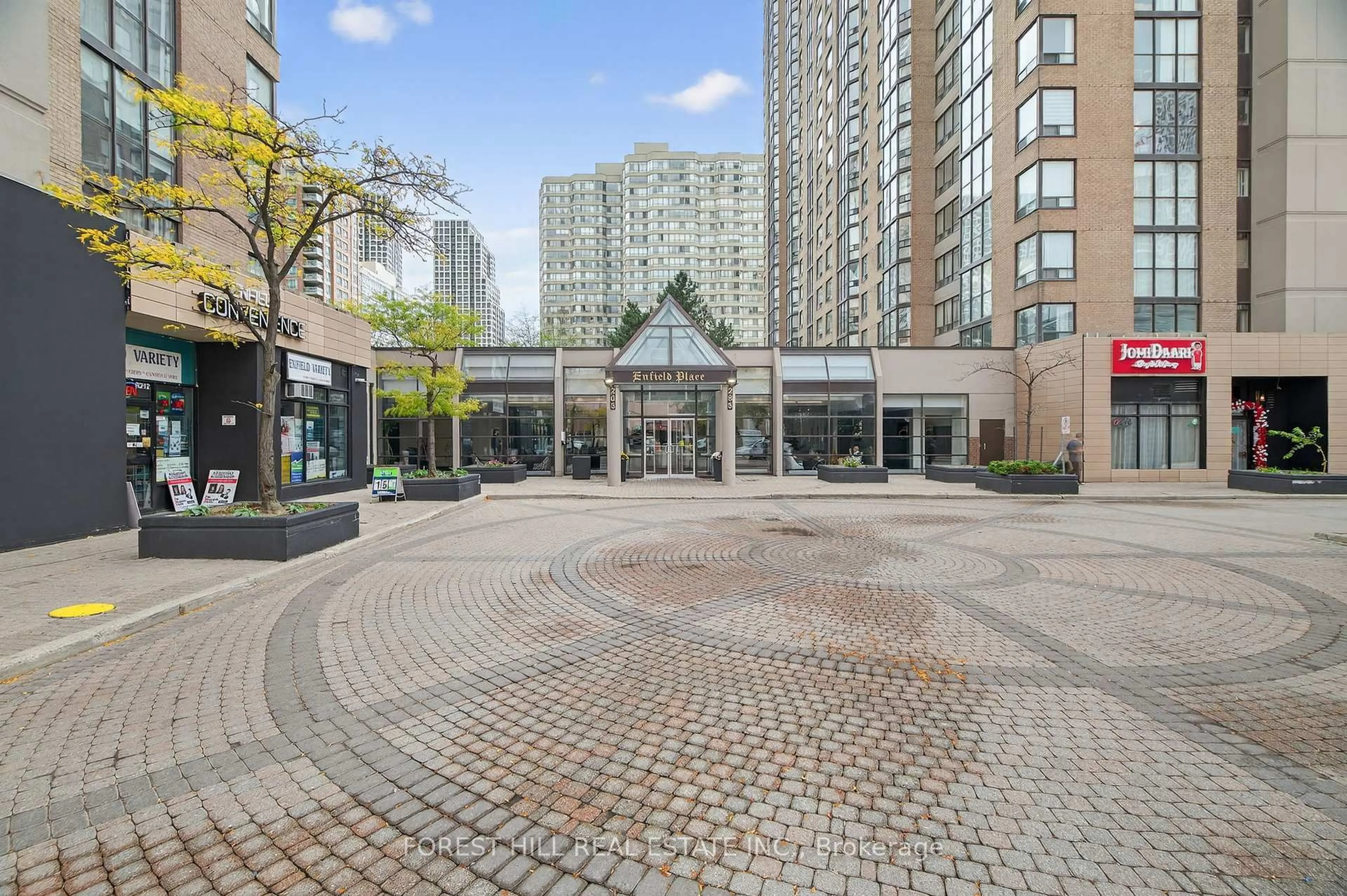 Patio, street for 285 Enfield Pl #210, Mississauga Ontario L5B 3Y6