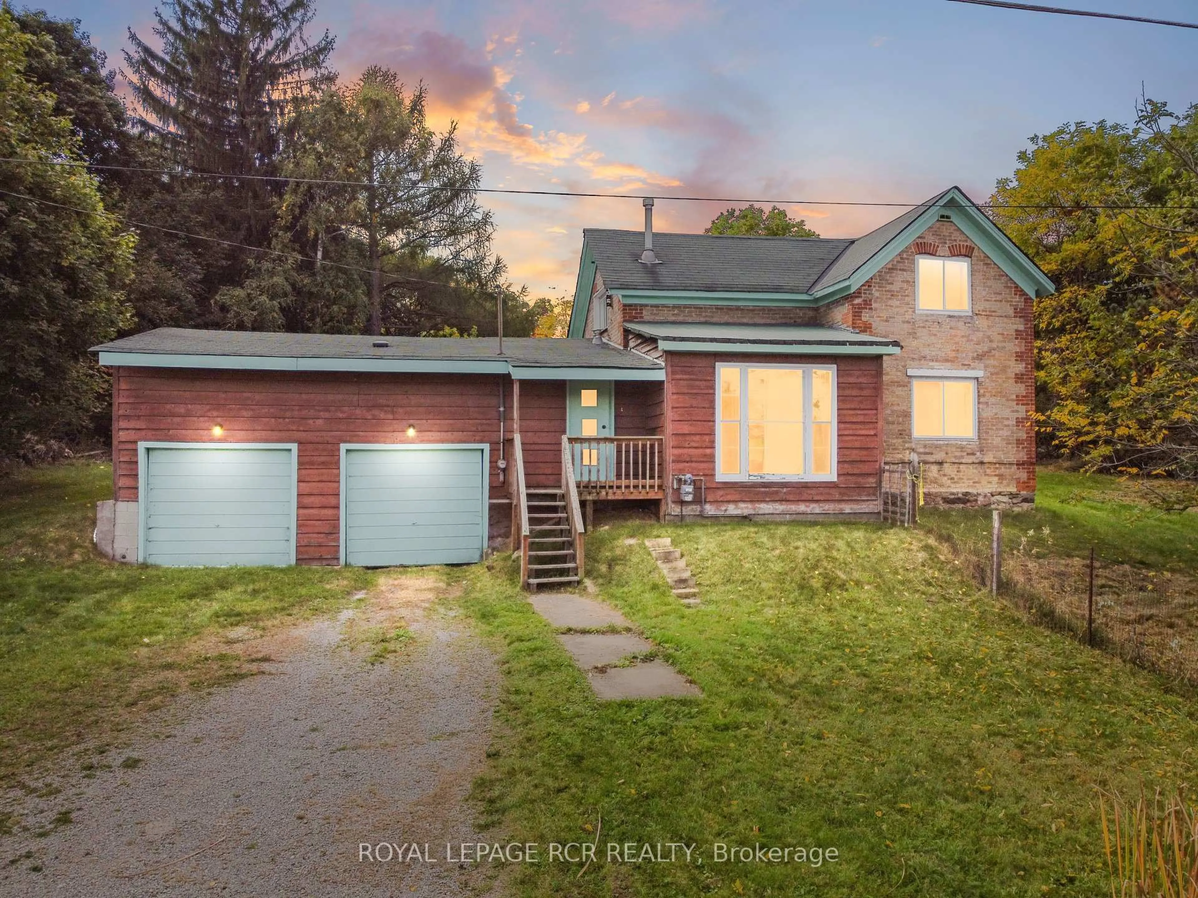 A pic from outside/outdoor area/front of a property/back of a property/a pic from drone, street for 19726 Airport Rd, Caledon Ontario L7K 0A3