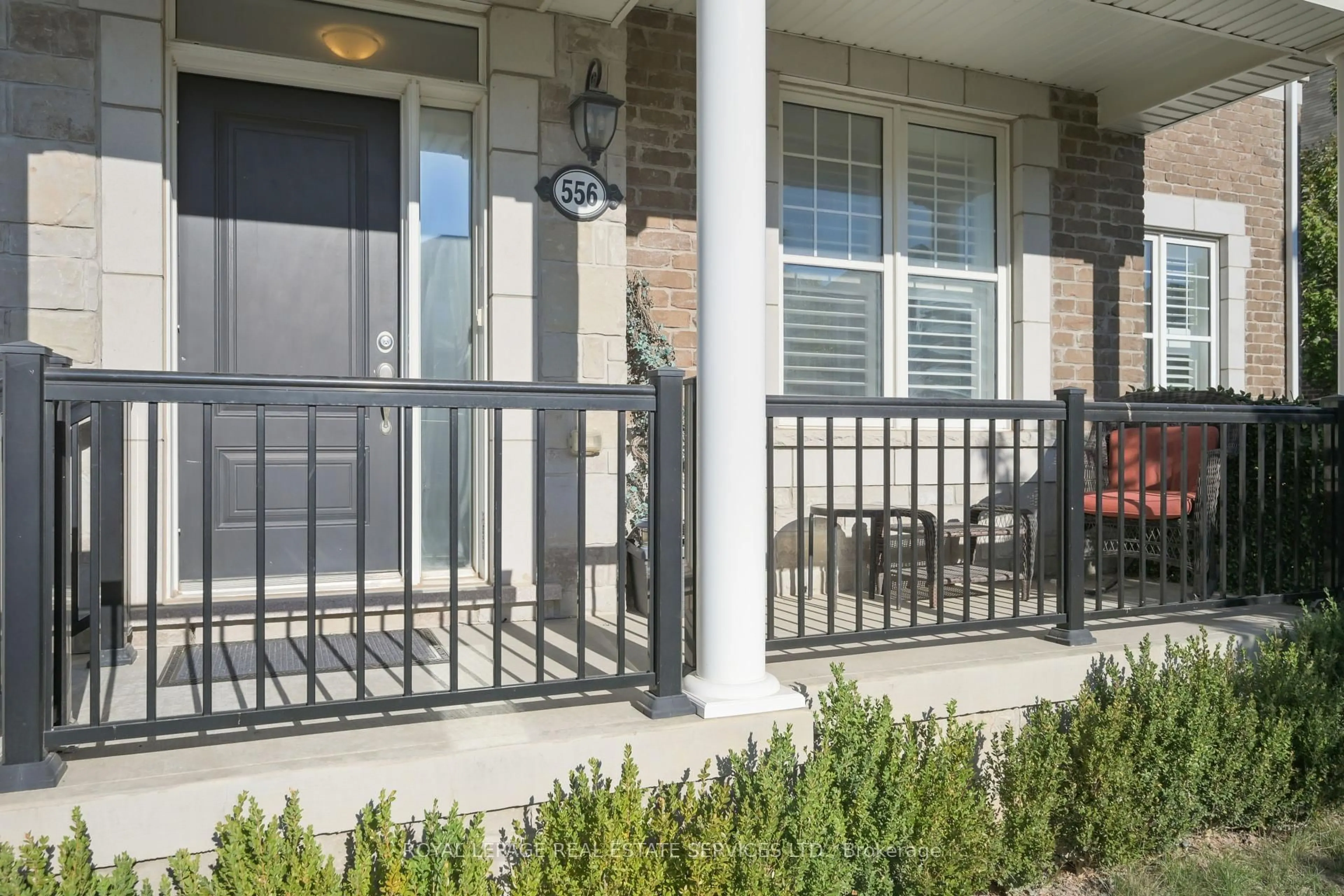 Patio, street for 556 Juneberry Crt, Milton Ontario L9E 1M8