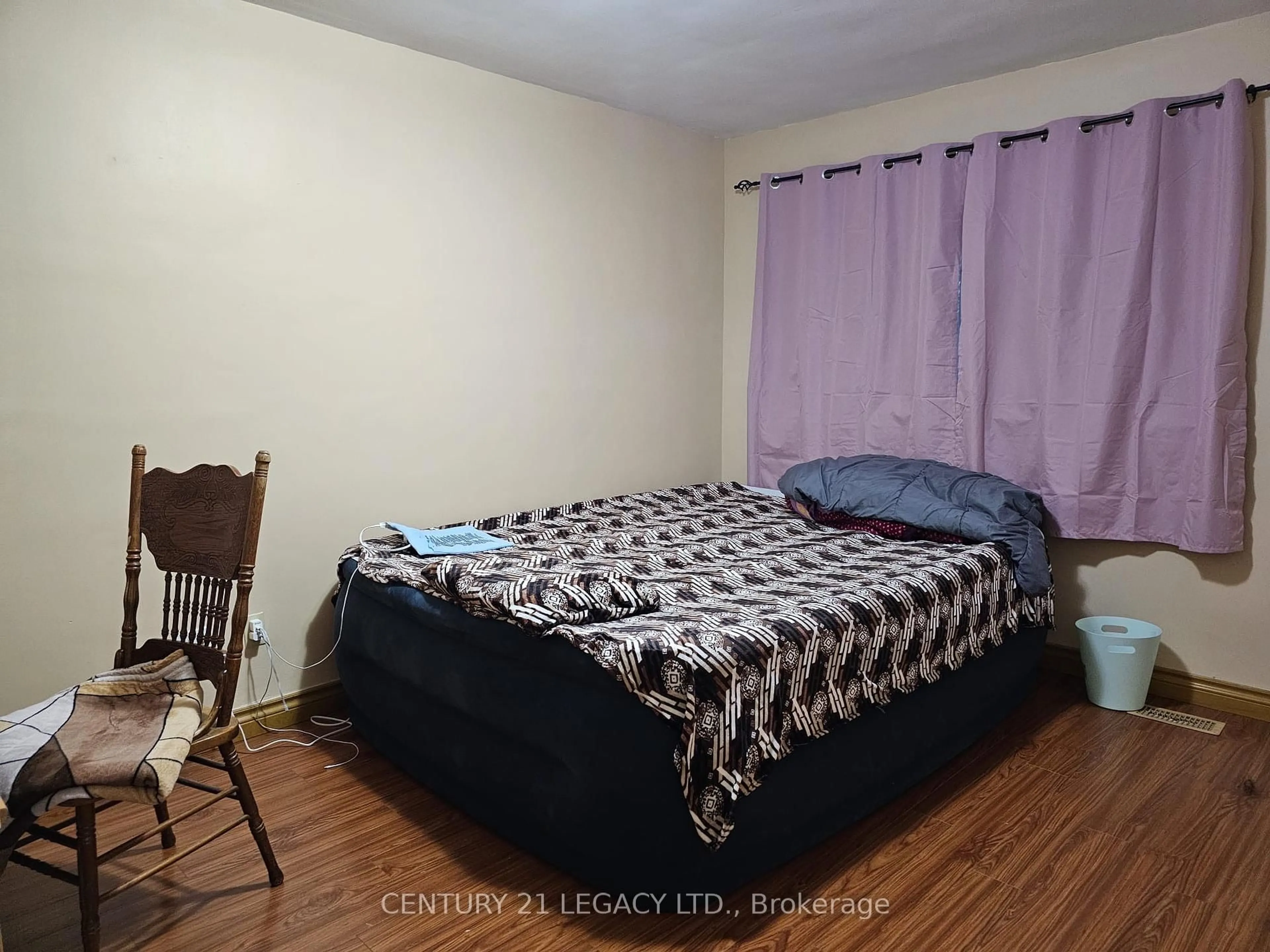 A pic of a room for 101 McMurchy Ave, Brampton Ontario L6Y 1Y7