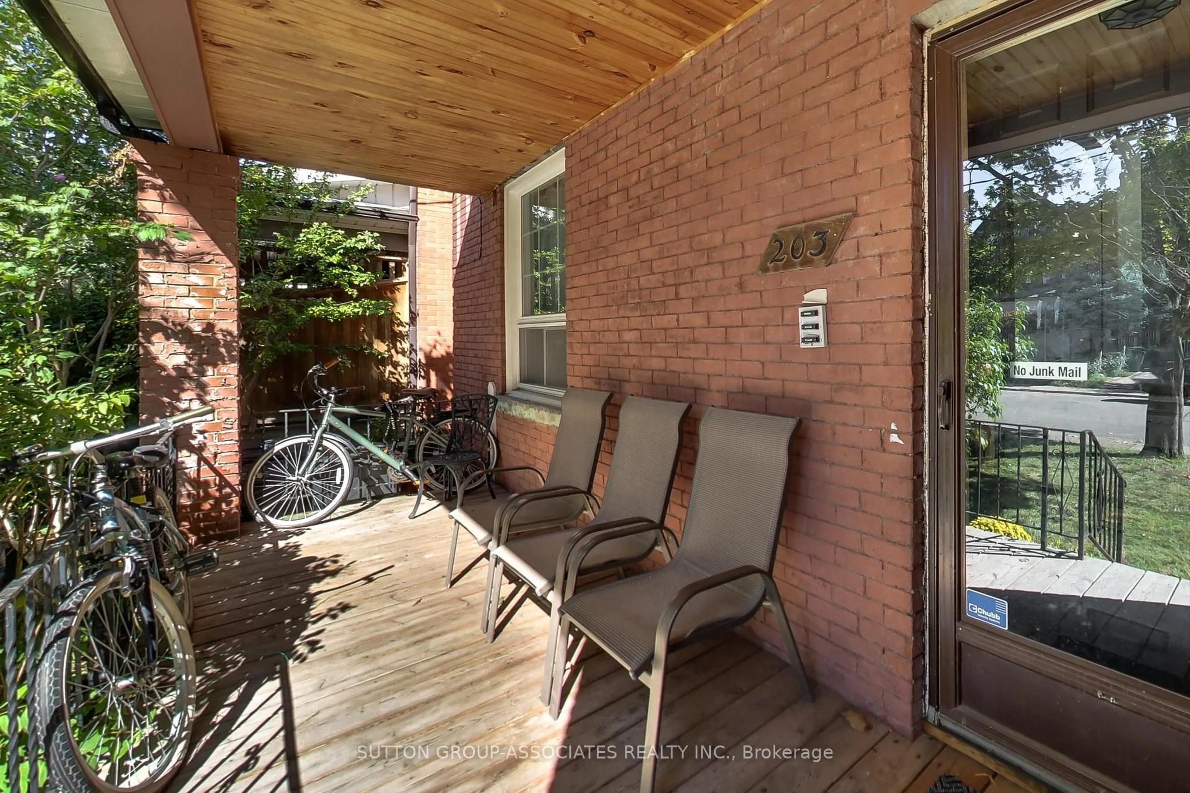 Patio, street for 203 Fairview Ave, Toronto Ontario M6P 3A6
