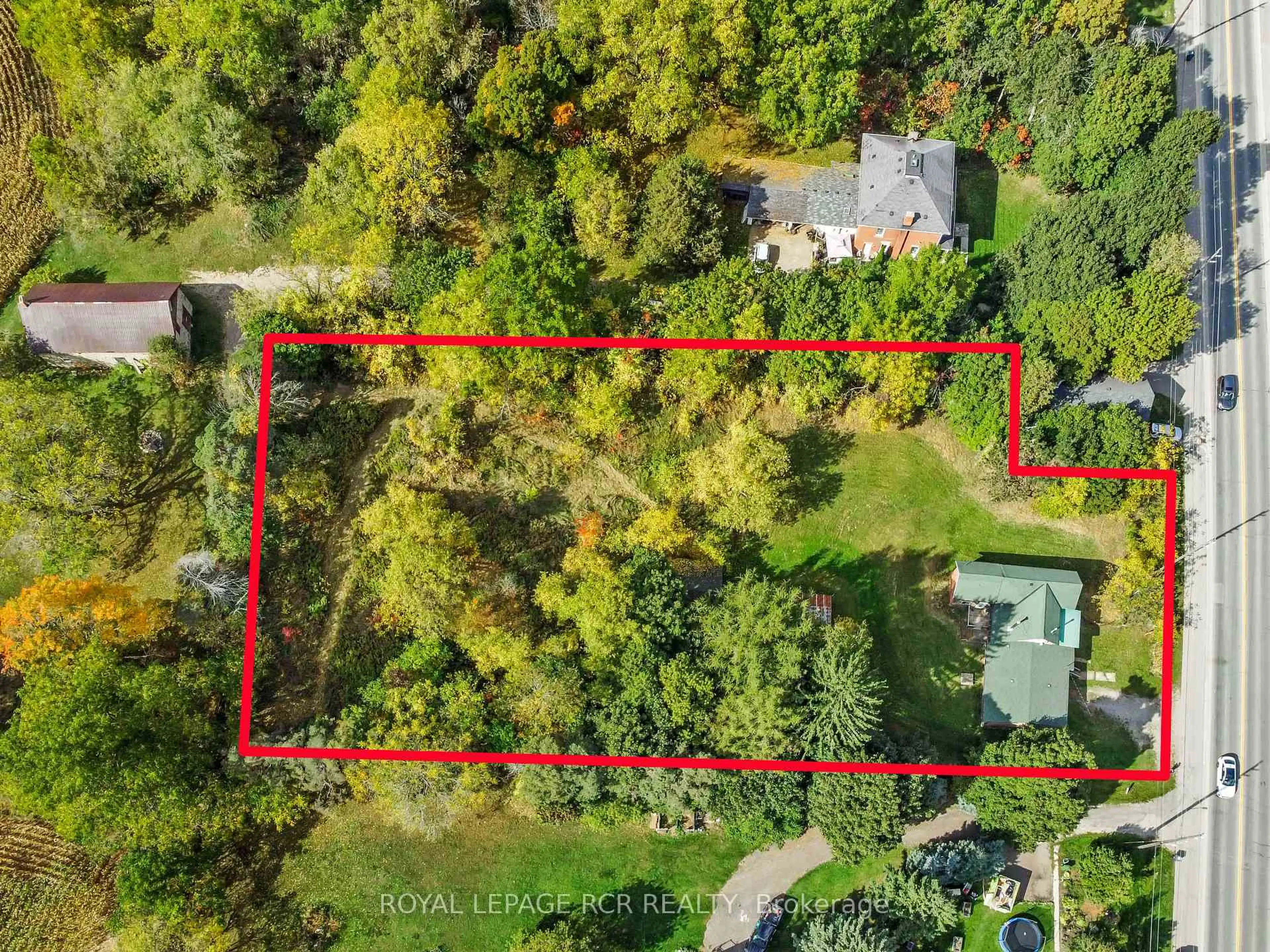 A pic from outside/outdoor area/front of a property/back of a property/a pic from drone, street for 19726 Airport Rd, Caledon Ontario L7K 0A3