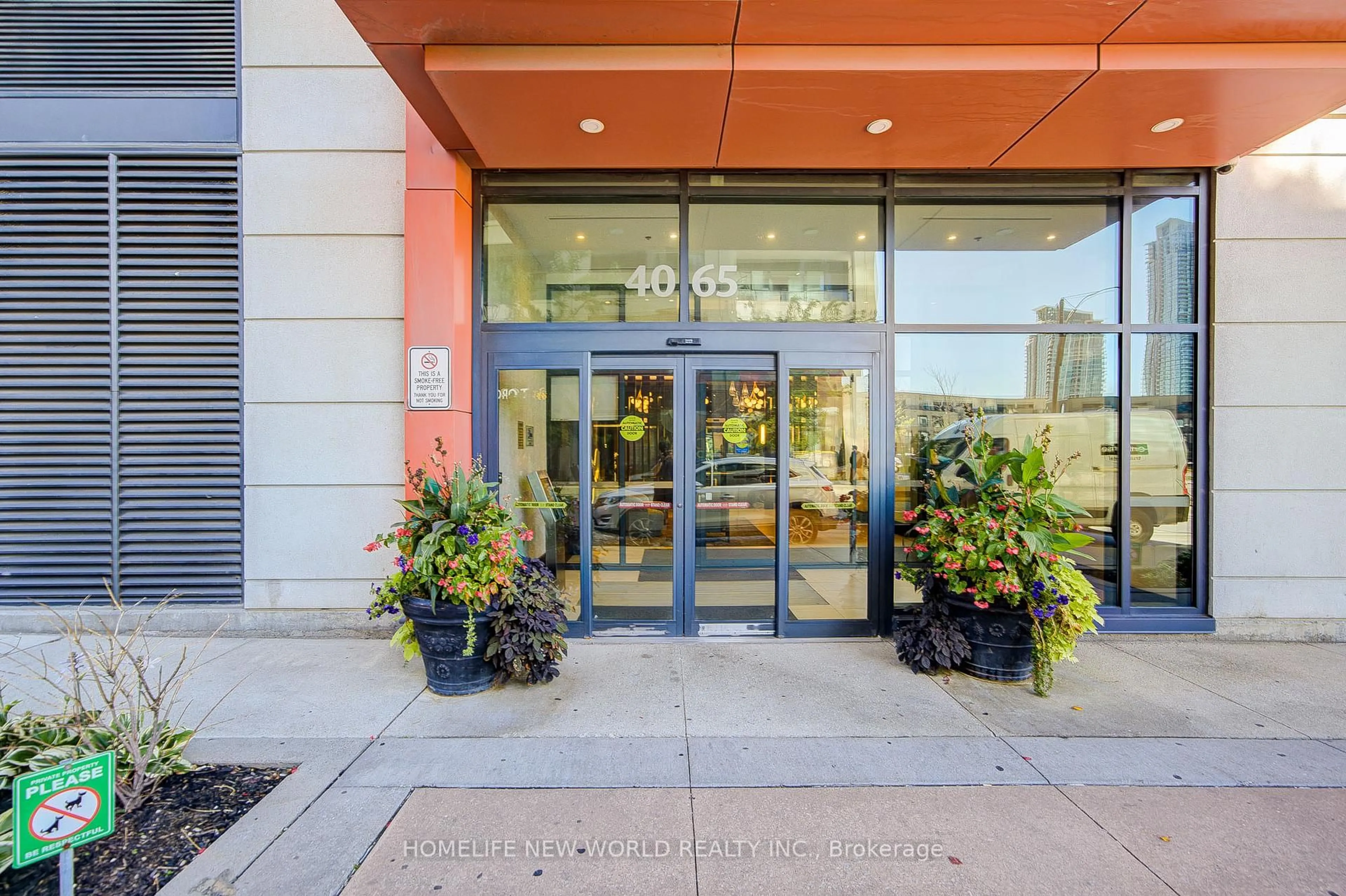 Indoor foyer for 4065 Brickstone Mews #2307, Mississauga Ontario L5B 0G3