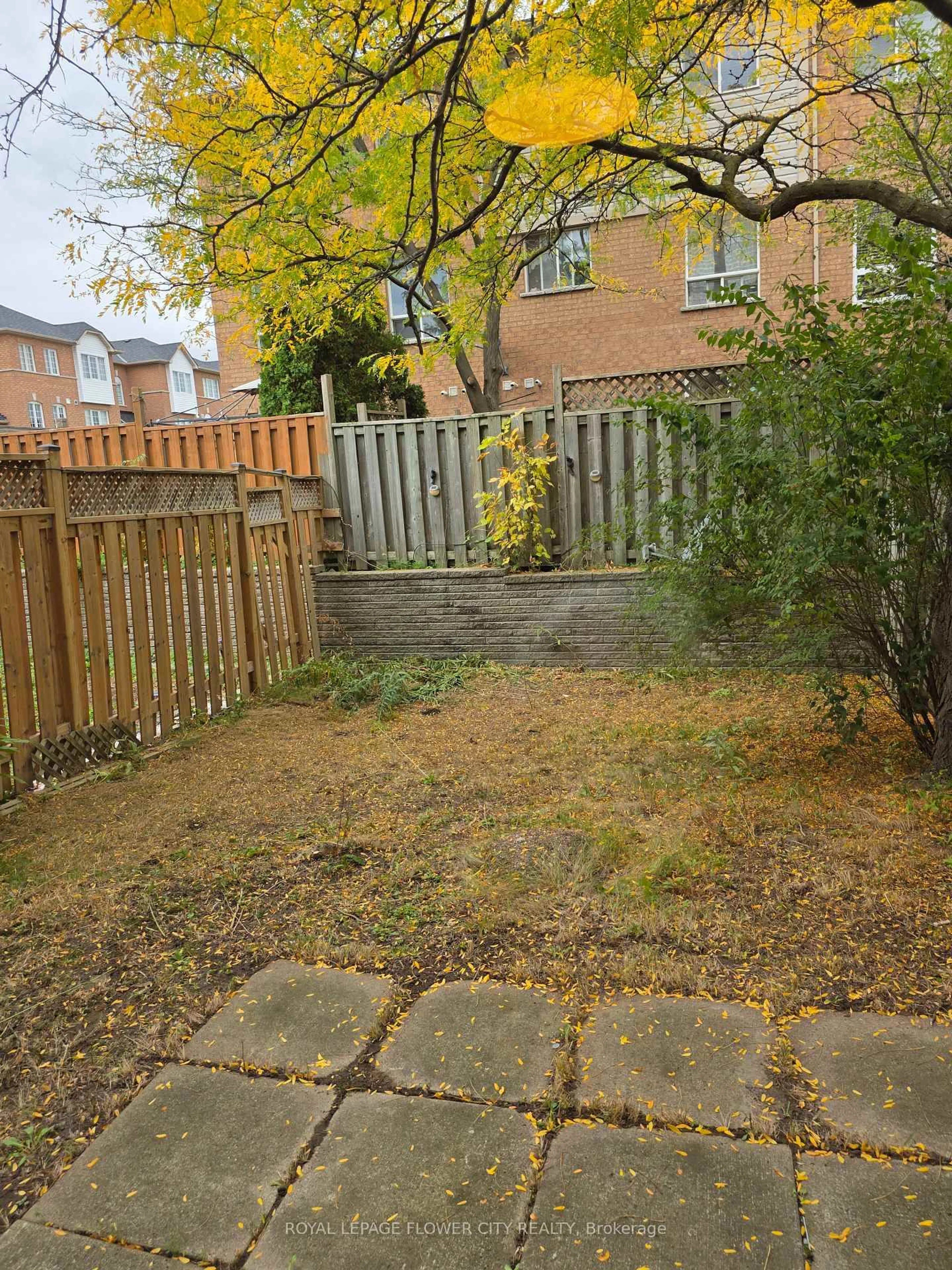 Patio, street for 65 Brickyard Way #35, Brampton Ontario L6V 4M2