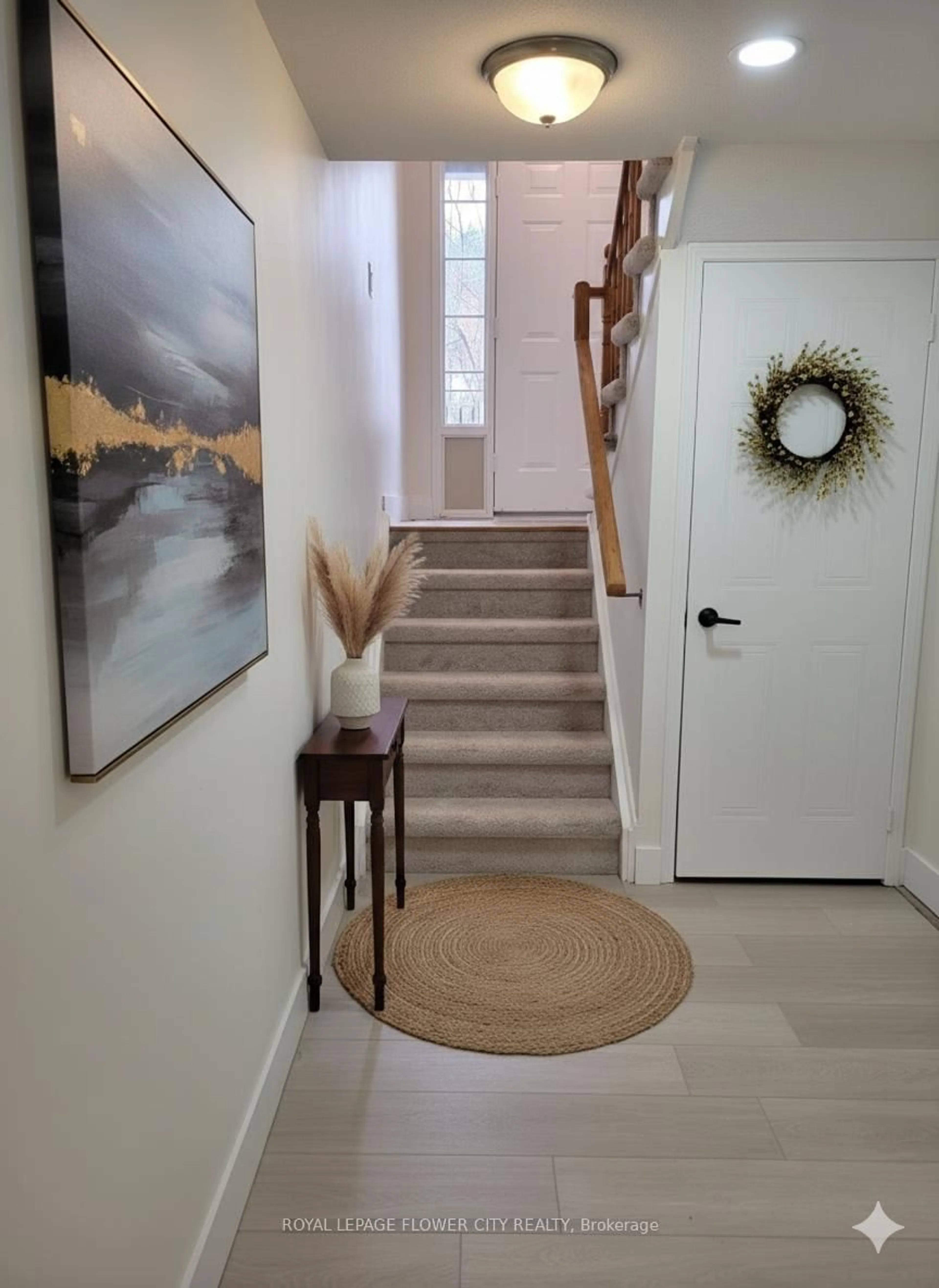 Indoor entryway for 65 Brickyard Way #35, Brampton Ontario L6V 4M2
