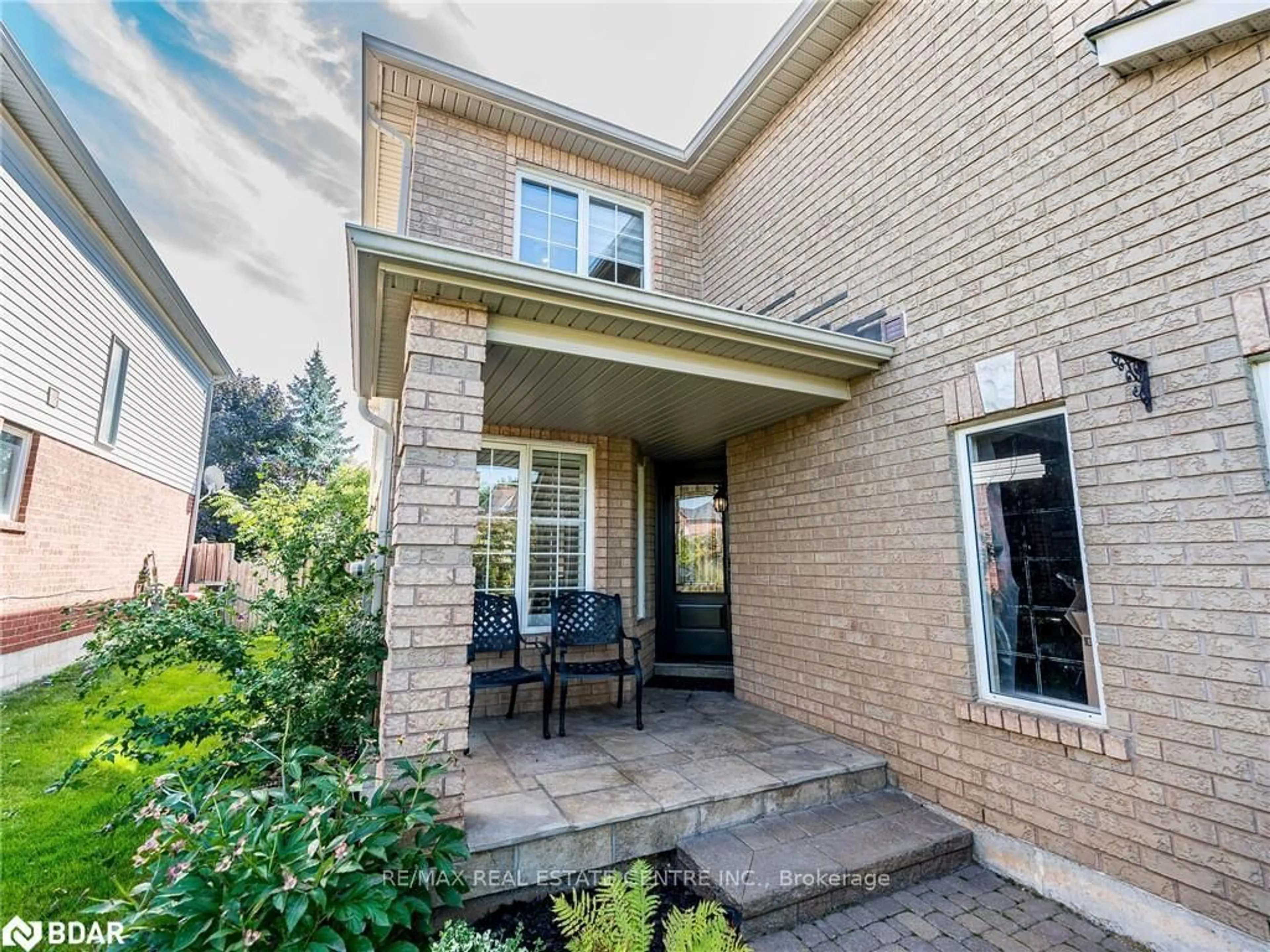 Home with brick exterior material, street for 137 Mowat Cres, Halton Hills Ontario L7G 6A8