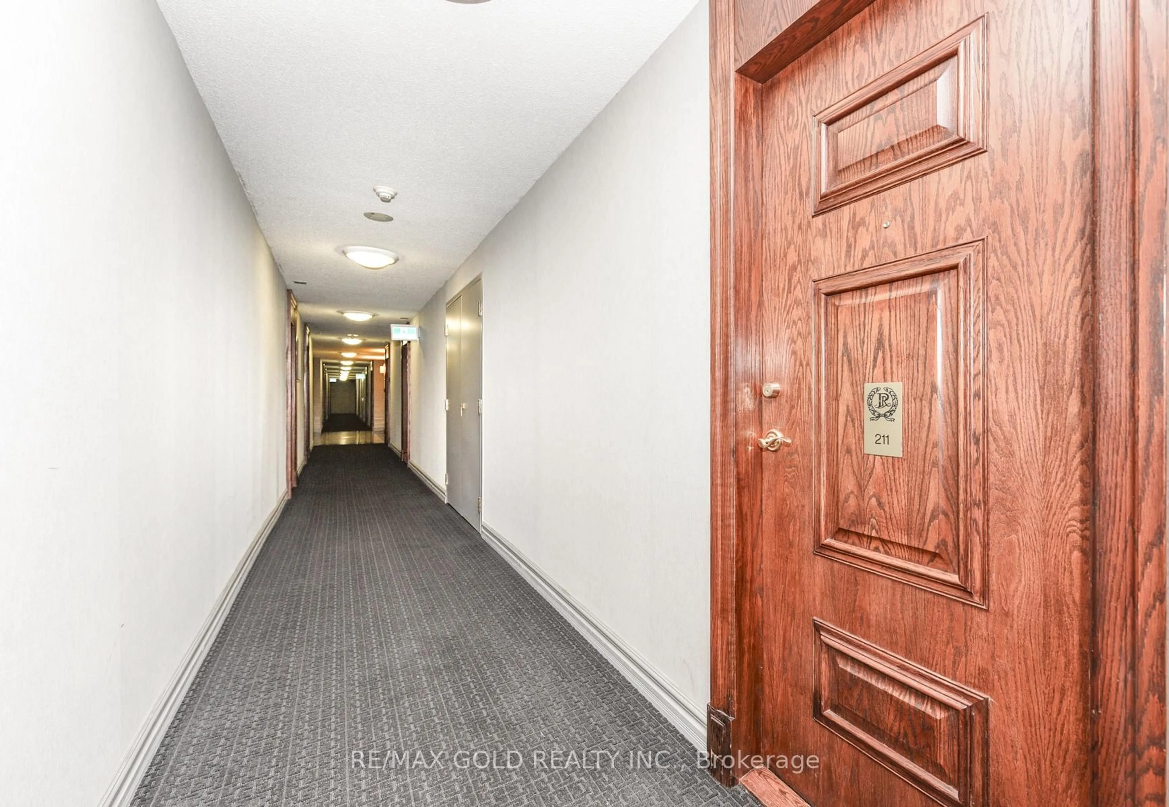 Indoor foyer for 17 Michael Power Pl #211, Toronto Ontario M9A 5G5