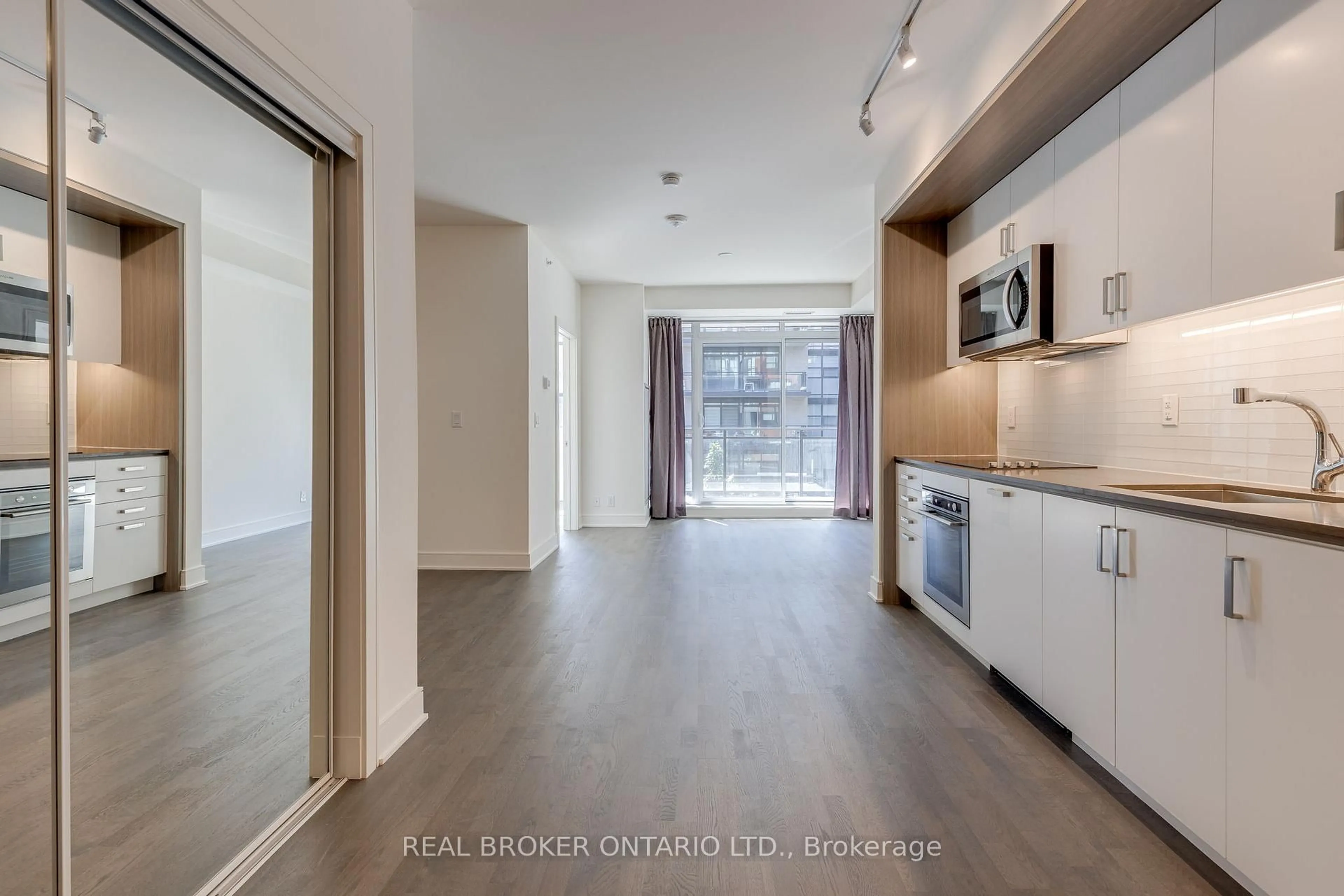 Unknown for 1575 Lakeshore Rd #236, Mississauga Ontario L5J 1J4