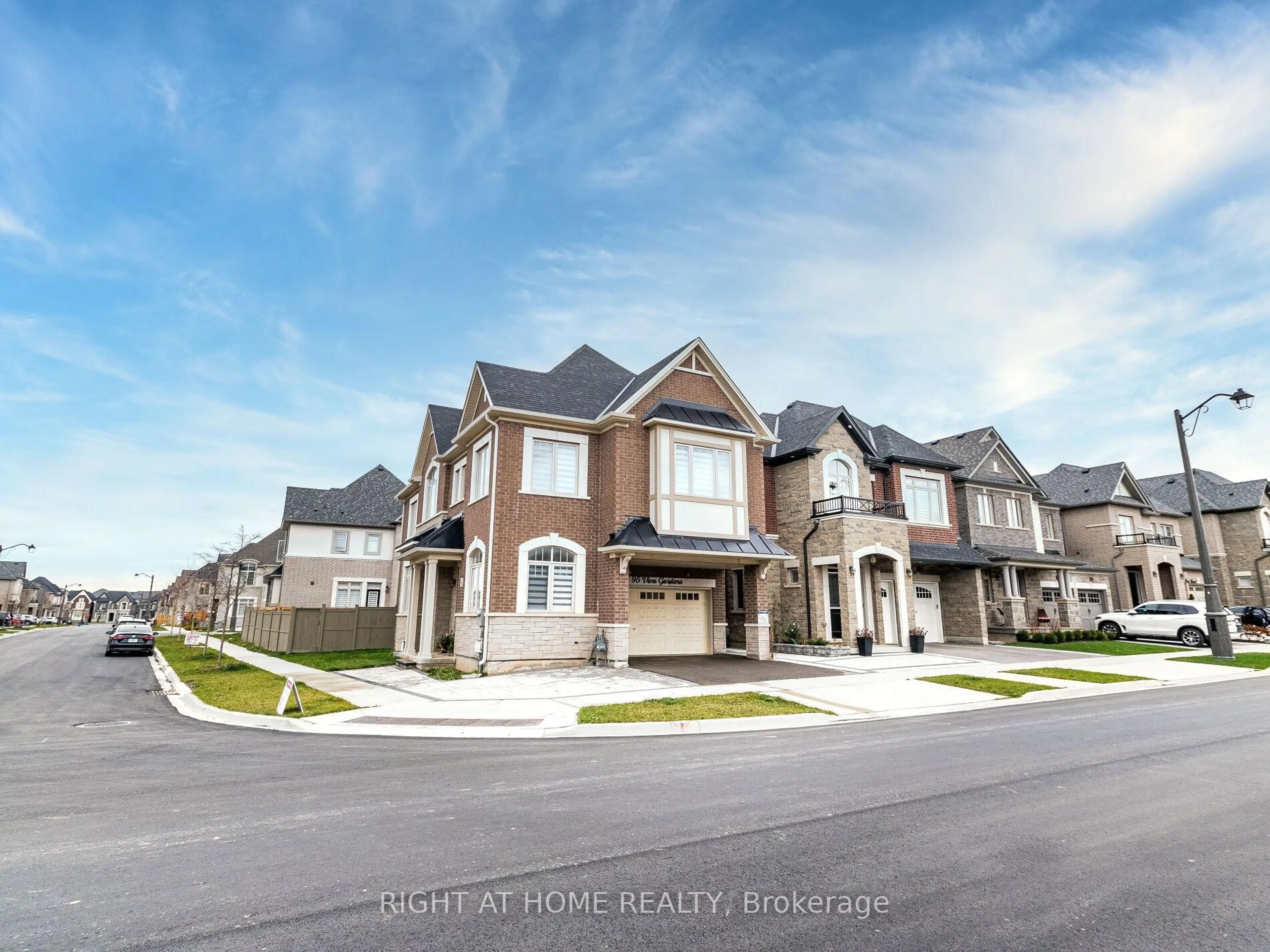 Unknown for 95 Viva Gdns, Oakville Ontario L6H 0Z2