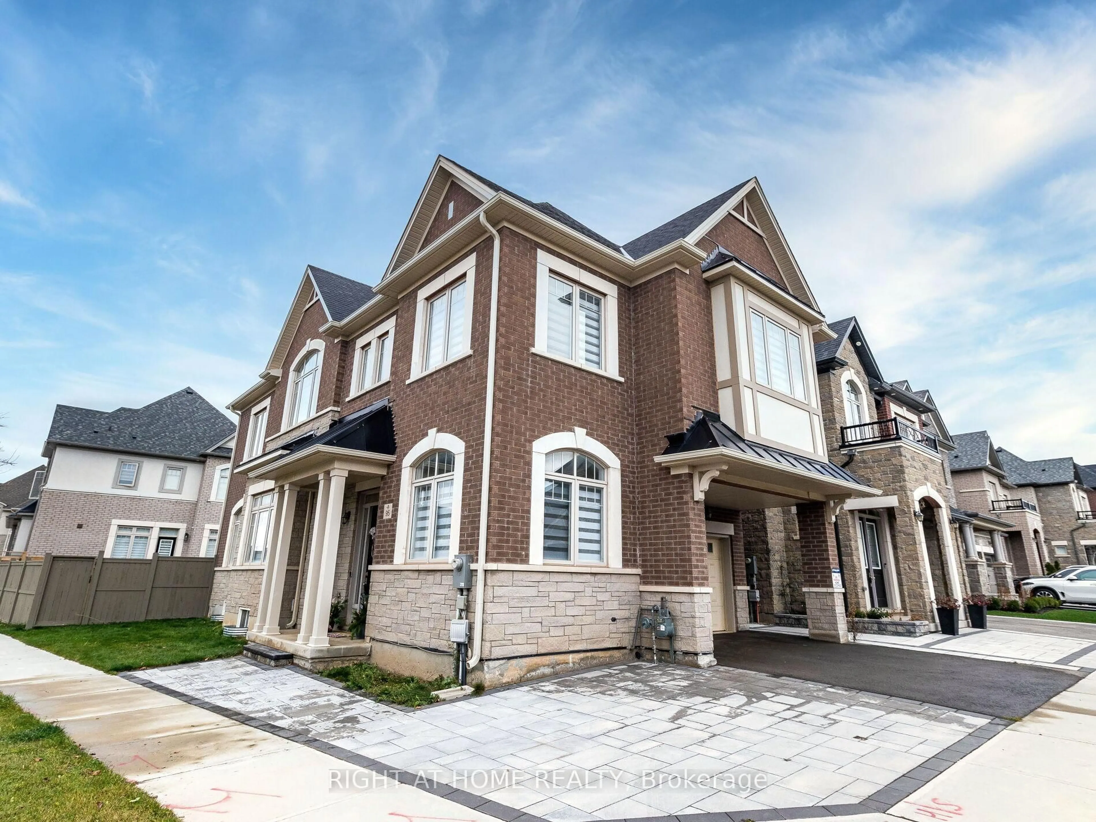 Home with brick exterior material, street for 95 Viva Gdns, Oakville Ontario L6H 0Z2