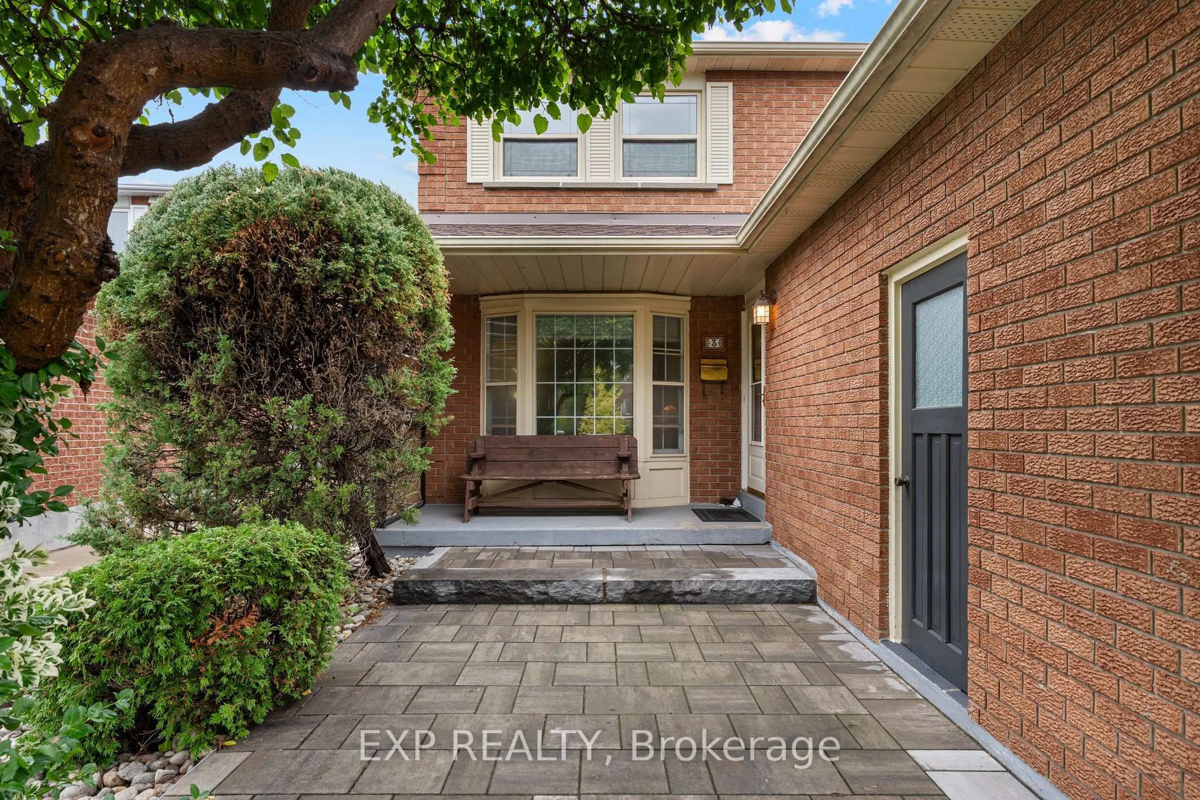 Unknown for 3 Stillwater Cres, Brampton Ontario L6X 3K5