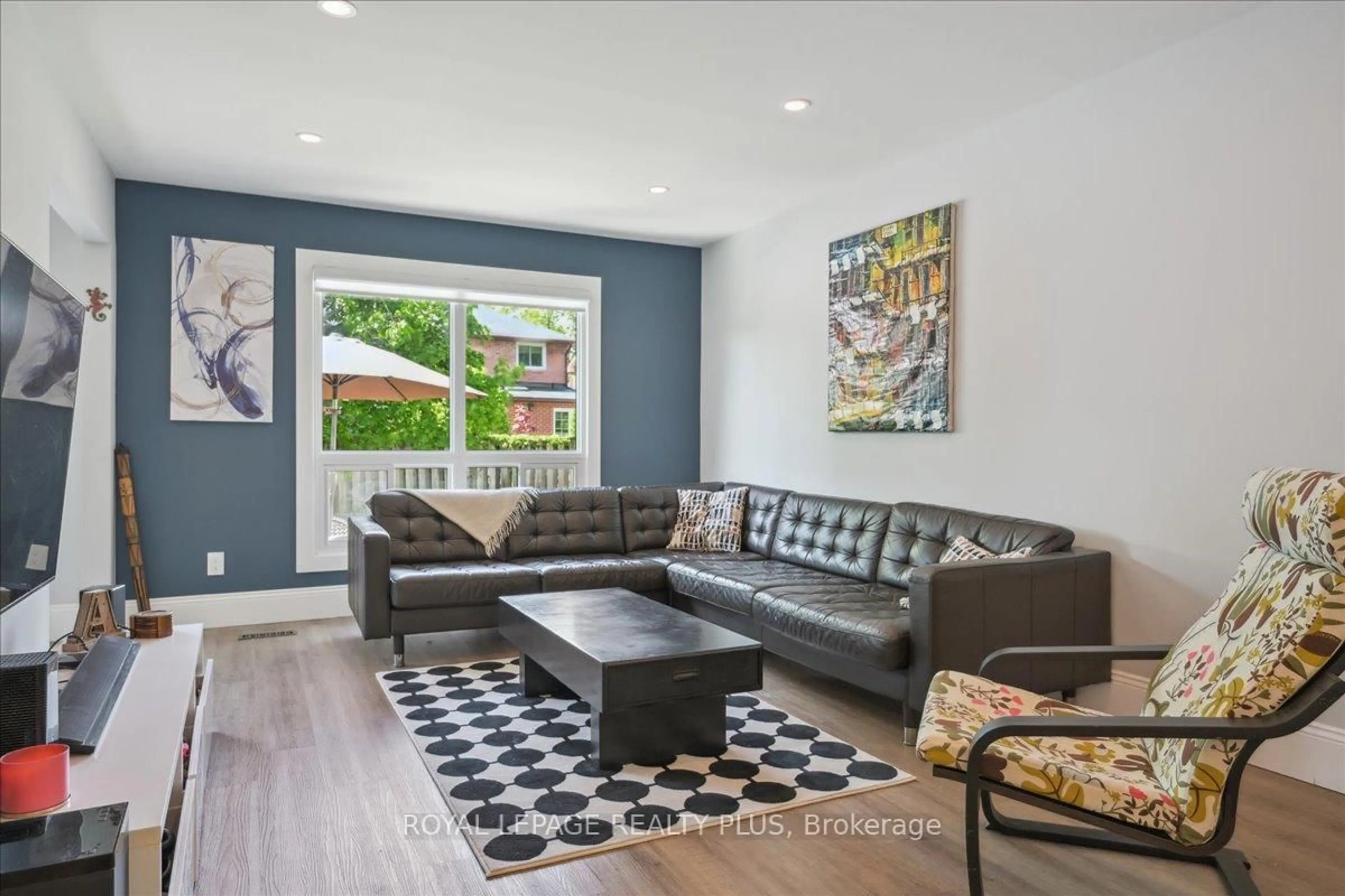 Living room with furniture, unknown for 284 Rimmington Dr, Oakville Ontario L6H 3N5