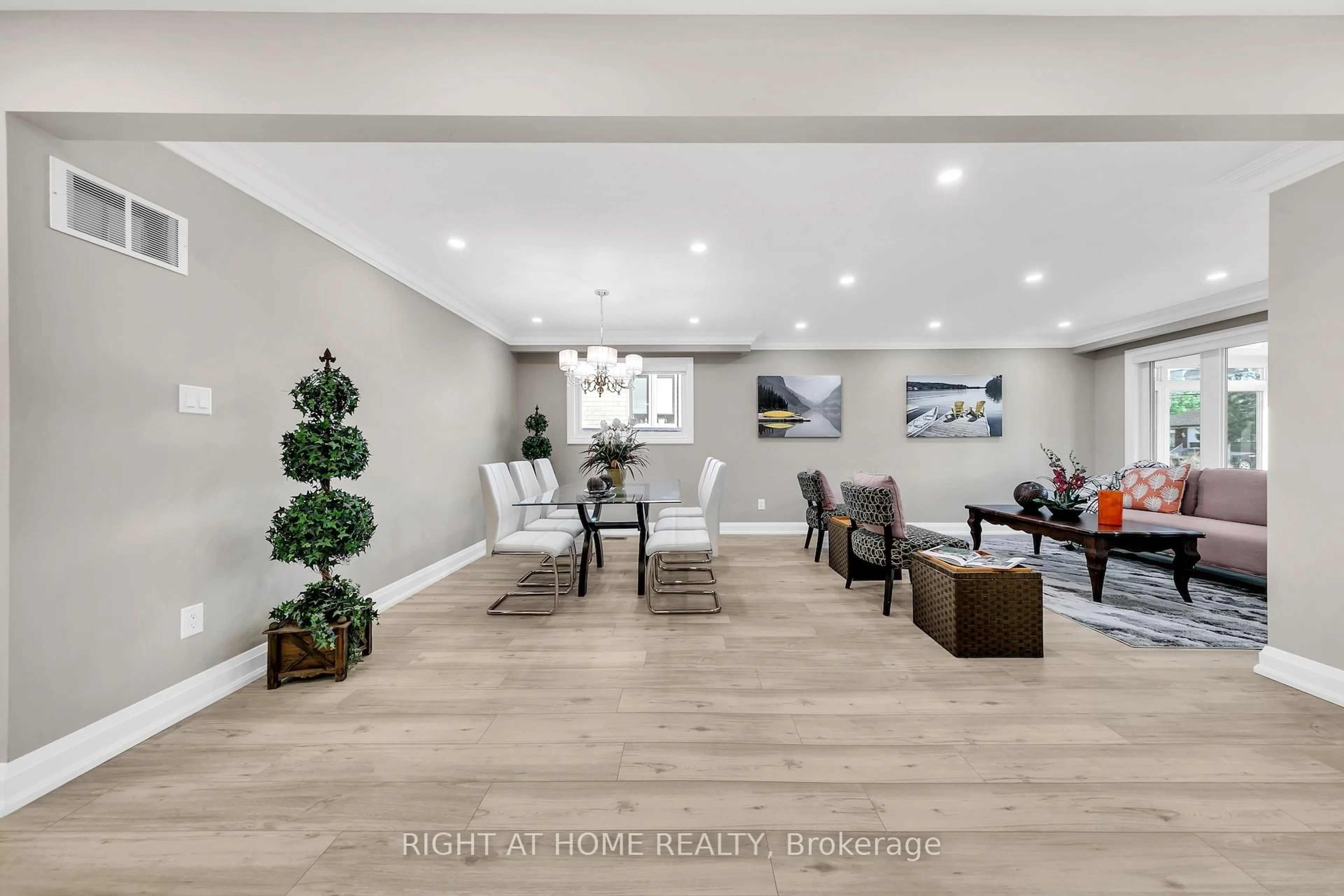 Unknown for 422 Maple Leaf Dr, Toronto Ontario M6L 1P7