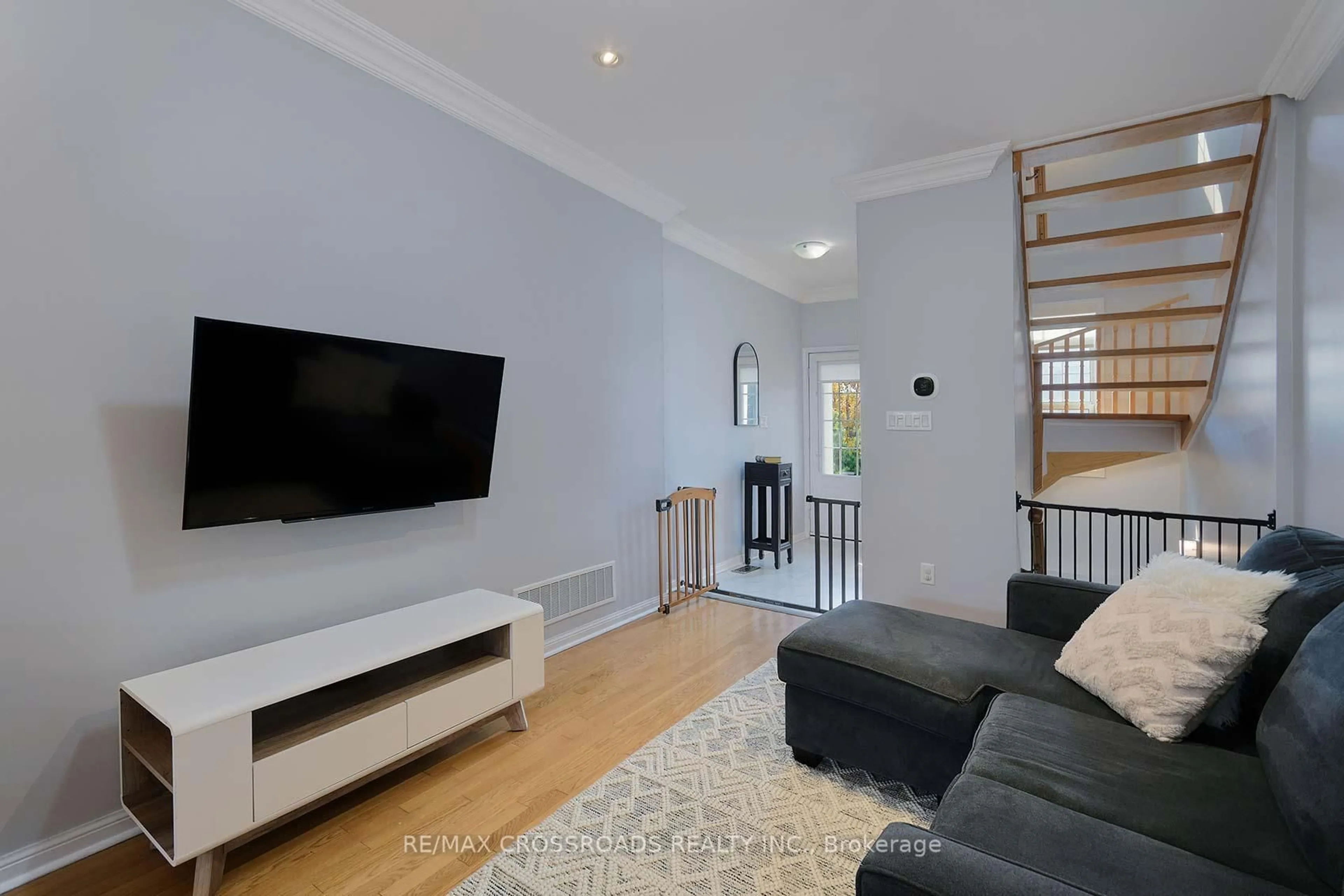 Living room with furniture, unknown for 3890 Bloor St #6, Toronto Ontario M9B 1L7