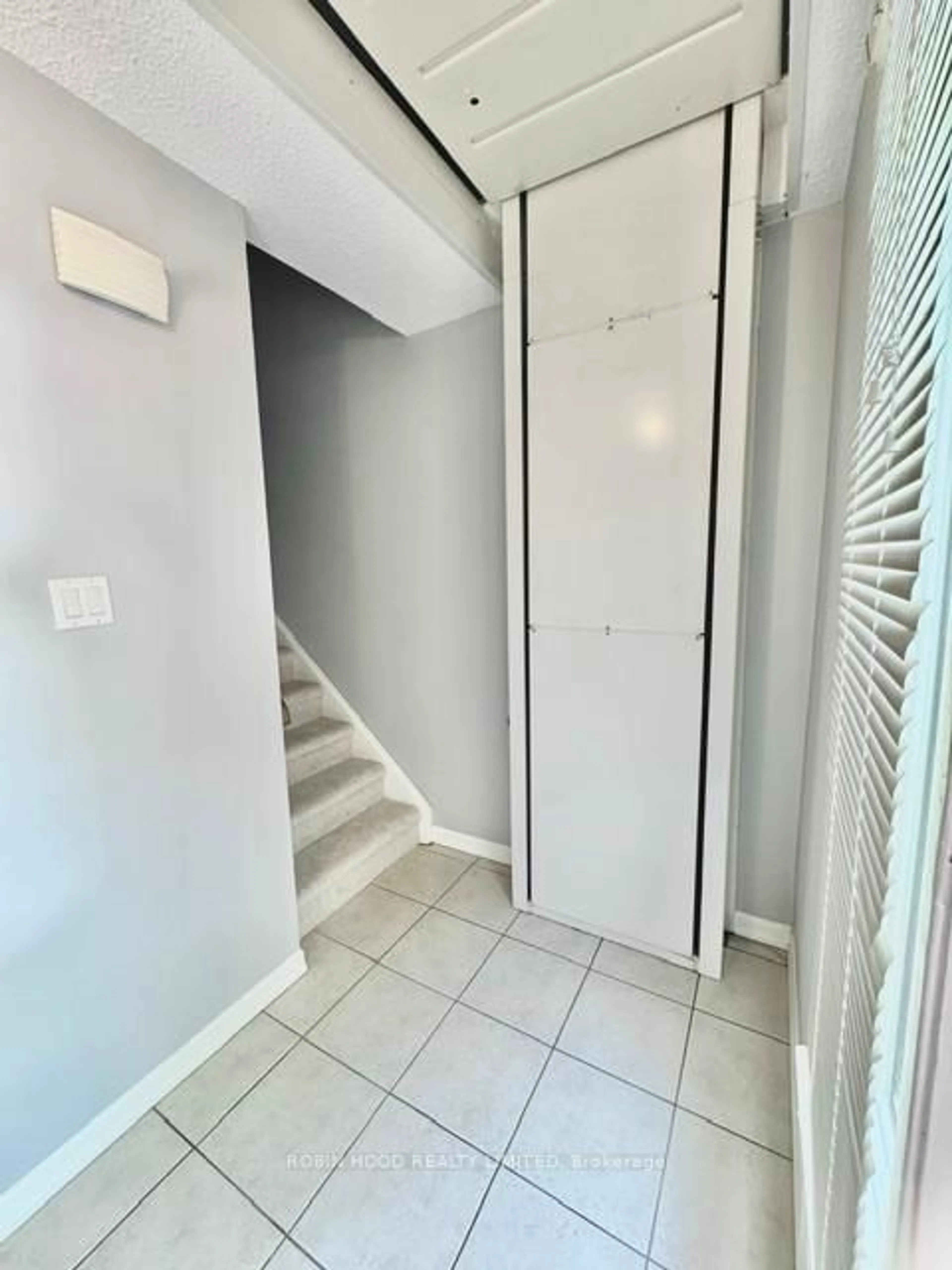 Unknown for 2881 Windwood Dr #36, Mississauga Ontario L5N 2K9